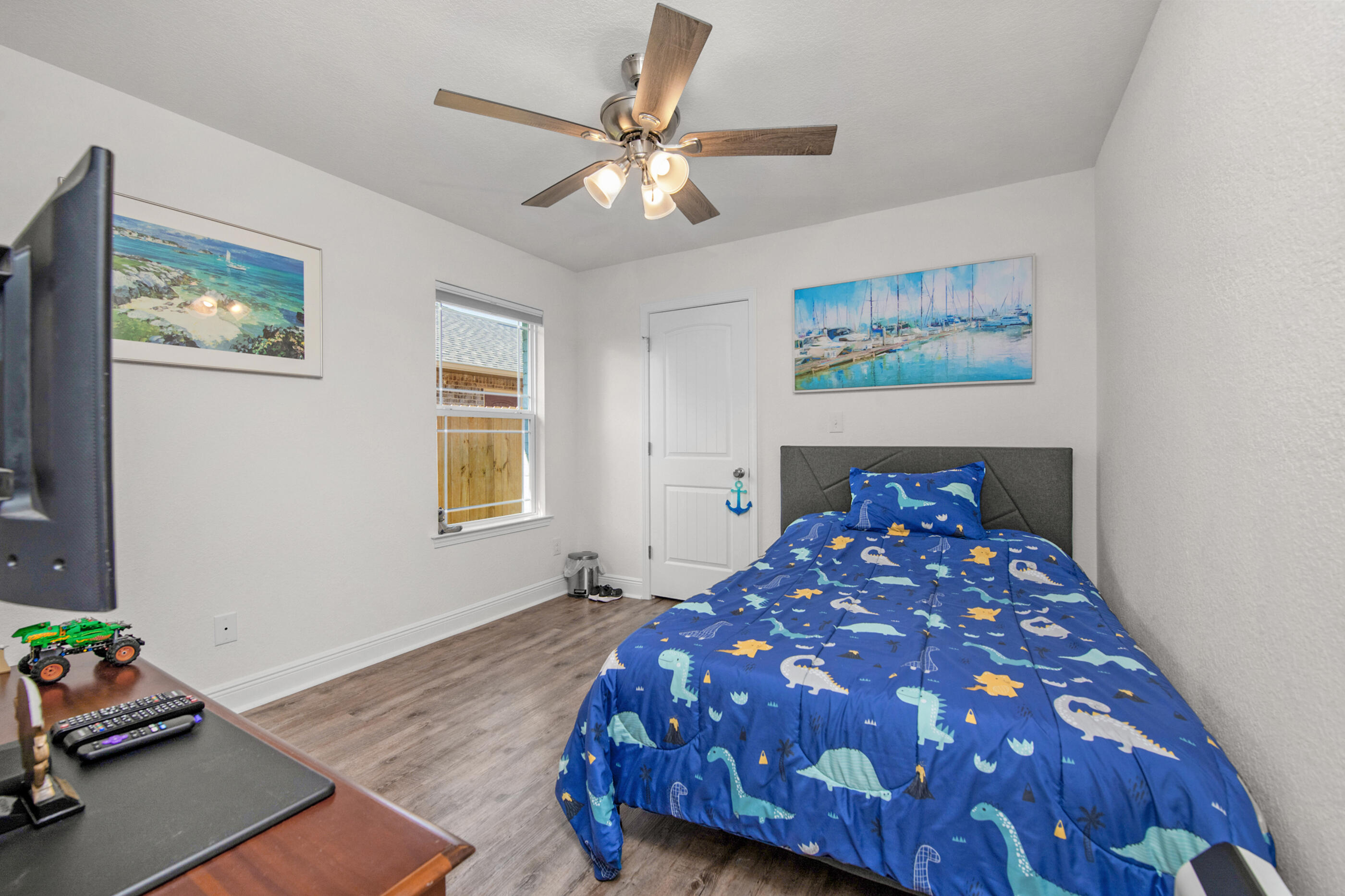 Gulf Breeze, Florida, 32563, United States, 5 Bedrooms Bedrooms, ,3 BathroomsBathrooms,Residential,For Sale,1950395