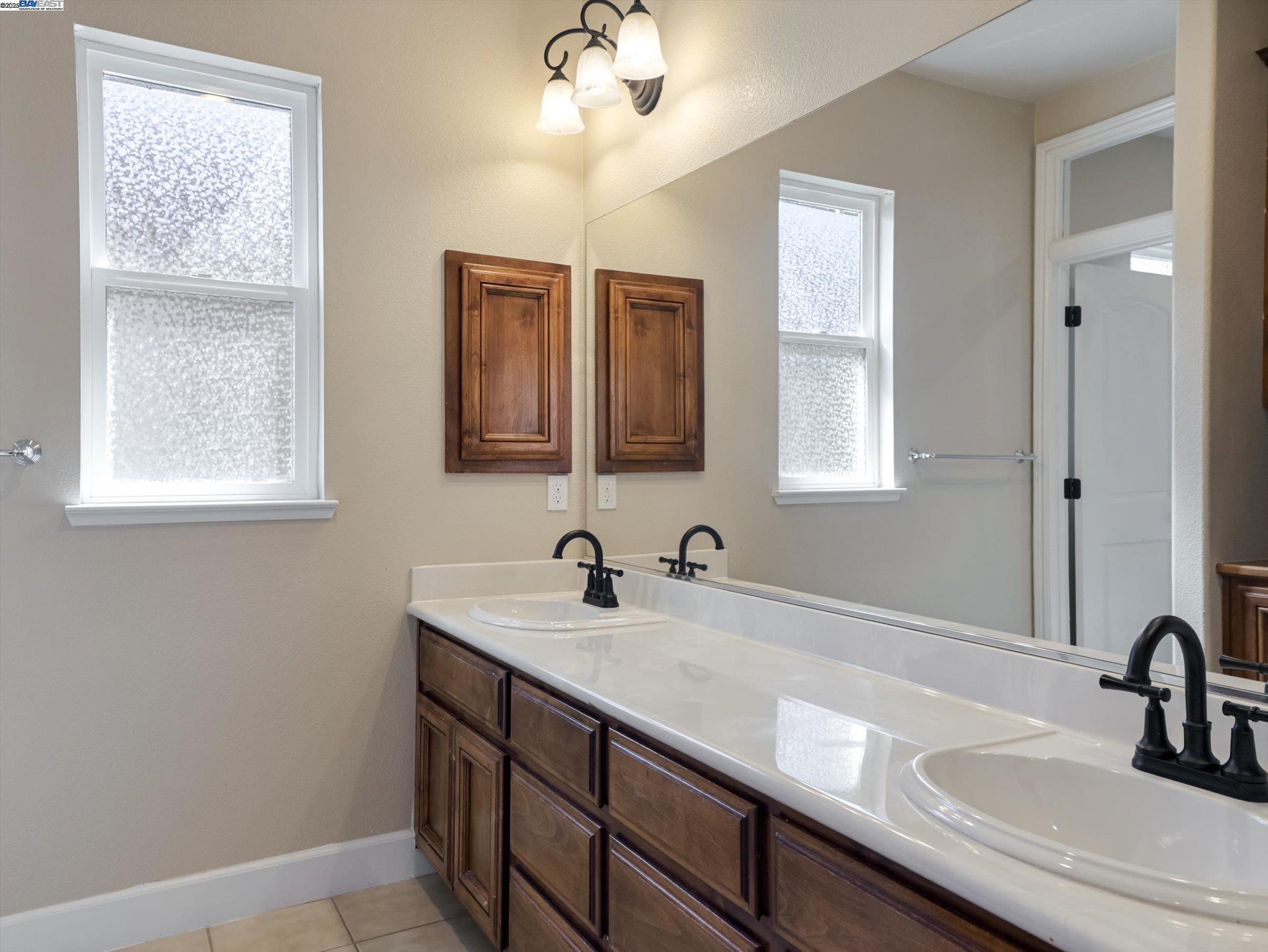 Vallejo, California, 94591, United States, 5 Bedrooms Bedrooms, ,5 BathroomsBathrooms,Residential,For Sale,2002289