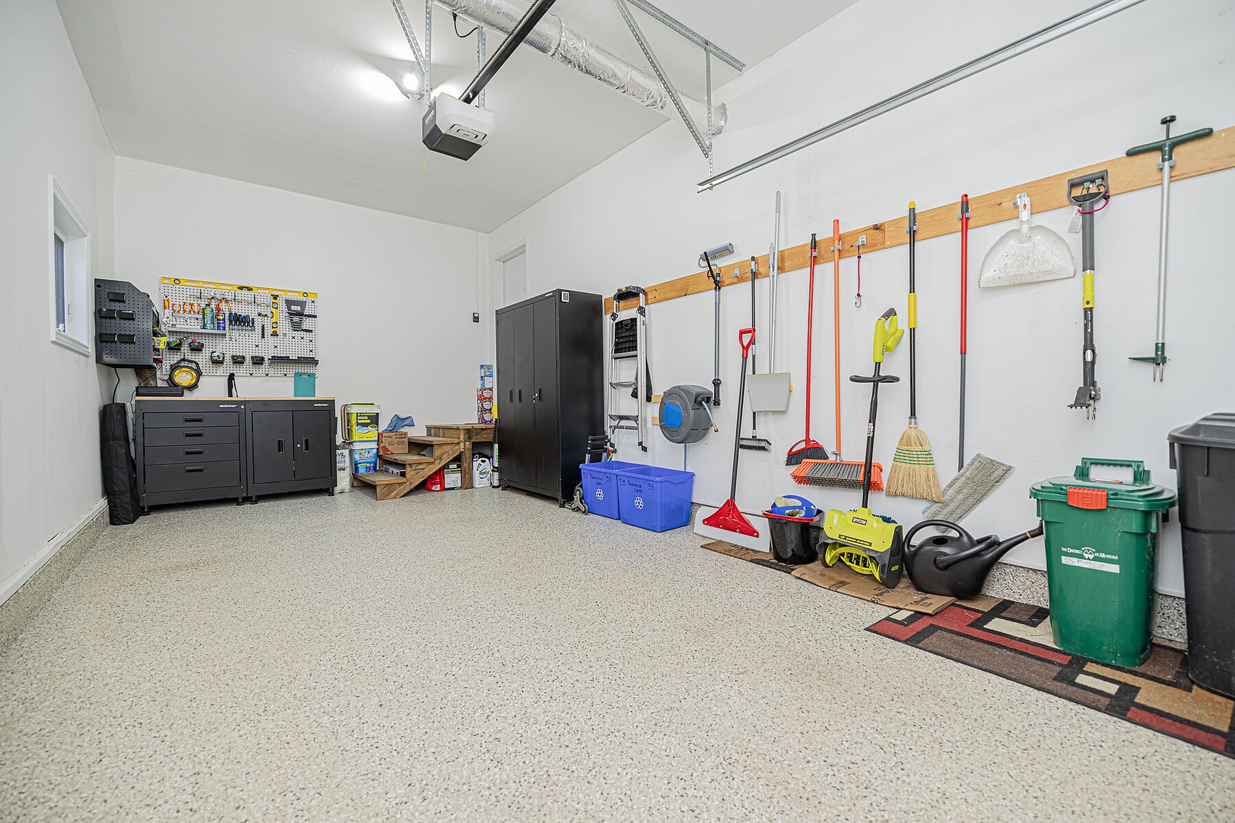  Immaculate Pineridge Bungalow - 物件實景