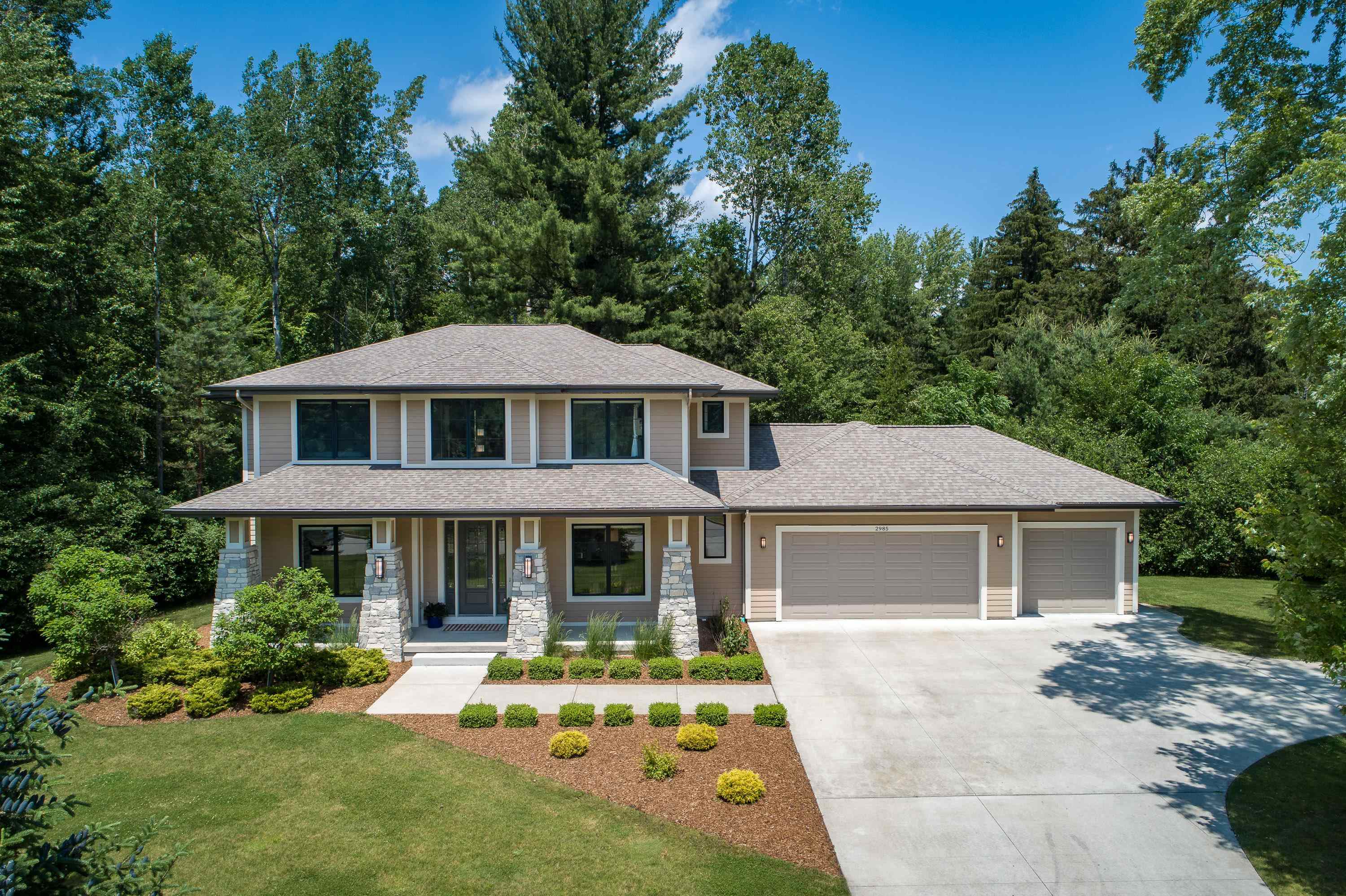 Midland, Michigan, 48642, United States, 4 Bedrooms Bedrooms, ,5 BathroomsBathrooms,Residential,For Sale,1927843