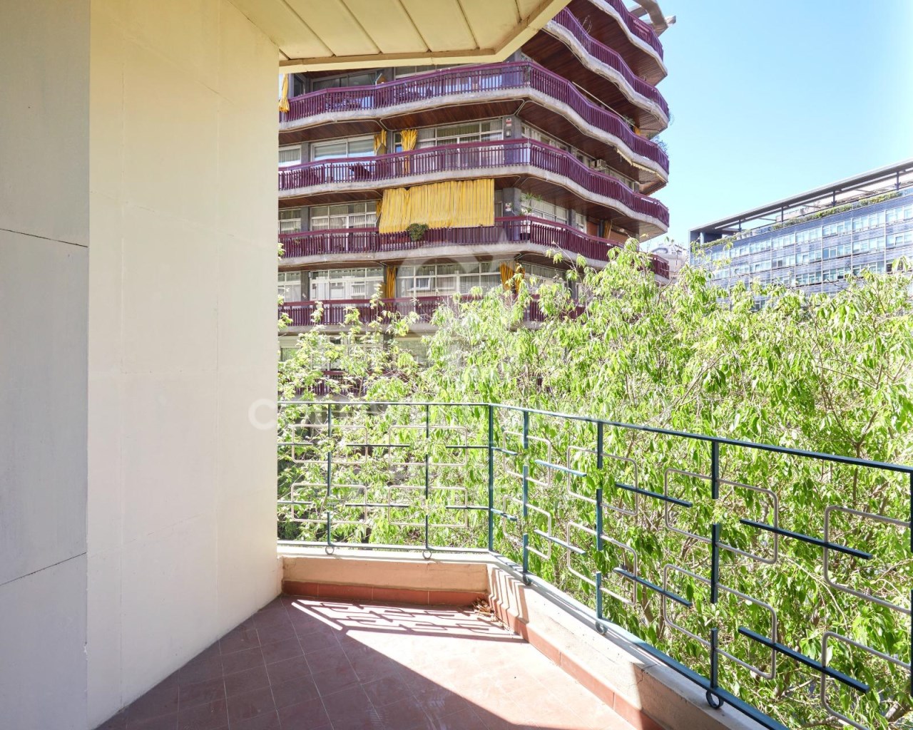 Barcelona, Catalonia, ES, 5 Bedrooms Bedrooms, ,2 BathroomsBathrooms,Residential,For Sale,1784996