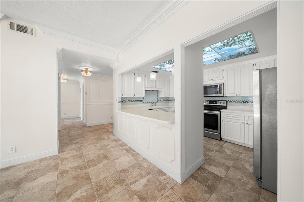 Belleair, Florida, 33756, United States, 2 Bedrooms Bedrooms, ,2 BathroomsBathrooms,Residential,For Sale,1993557