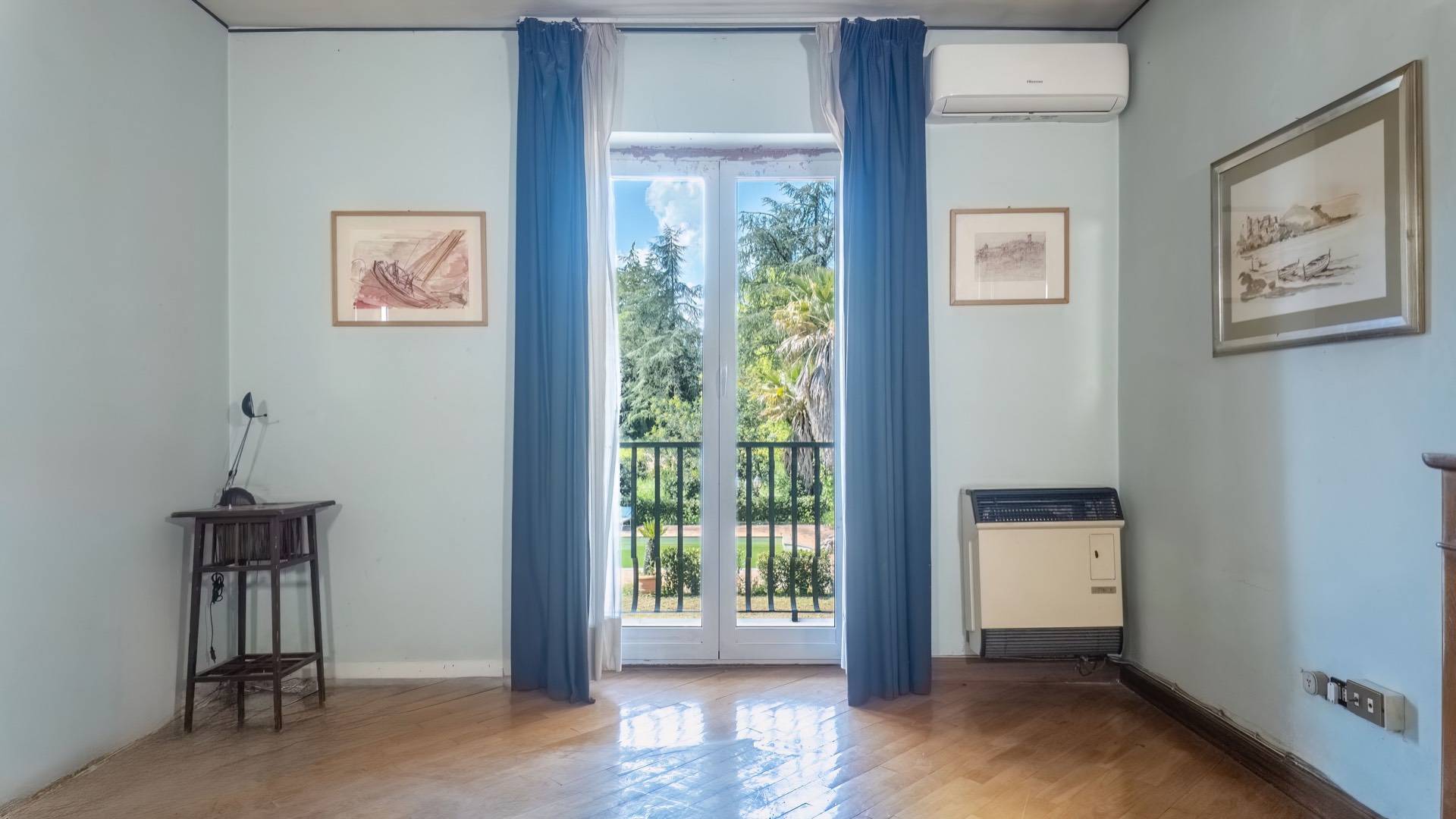 Roma, Roma, 00100, IT, 4 Bedrooms Bedrooms, ,4 BathroomsBathrooms,Residential,For Sale,1932410