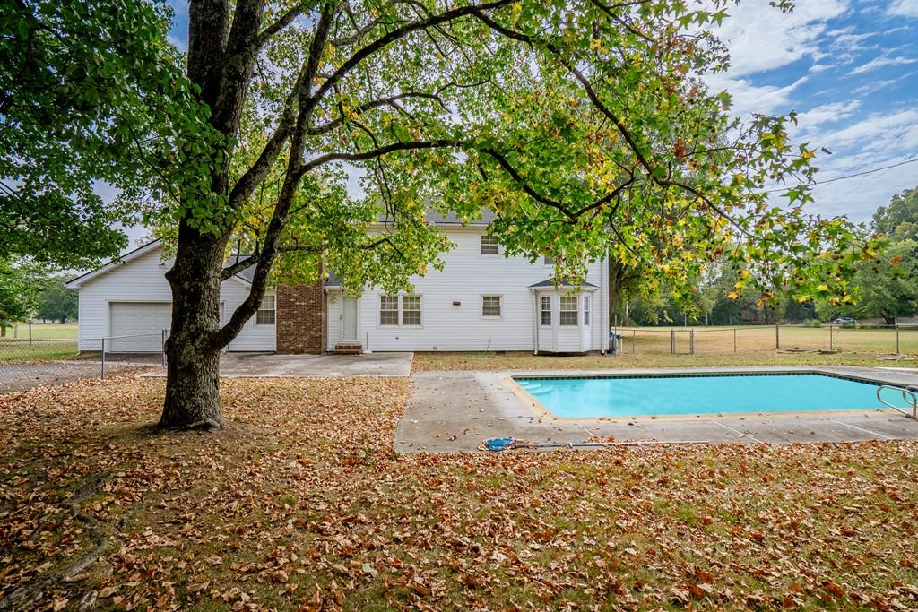 DALTON, Georgia, 30720, United States, 5 Bedrooms Bedrooms, ,3 BathroomsBathrooms,Residential,For Sale,1939085