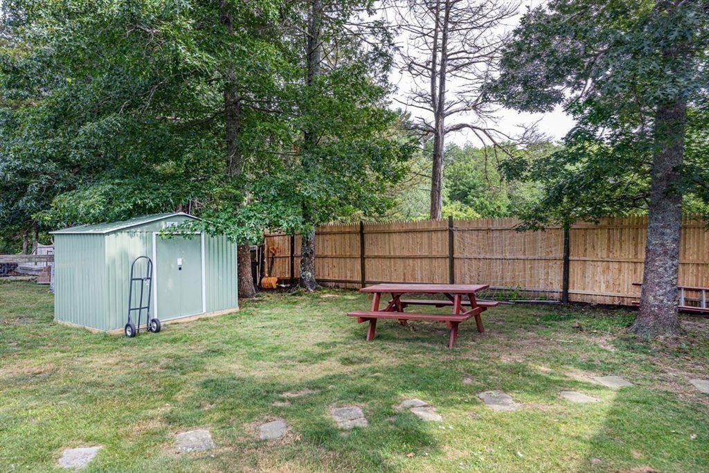 Rochester, Massachusetts, 02770, United States, 3 Bedrooms Bedrooms, ,2 BathroomsBathrooms,Residential,For Sale,1902514