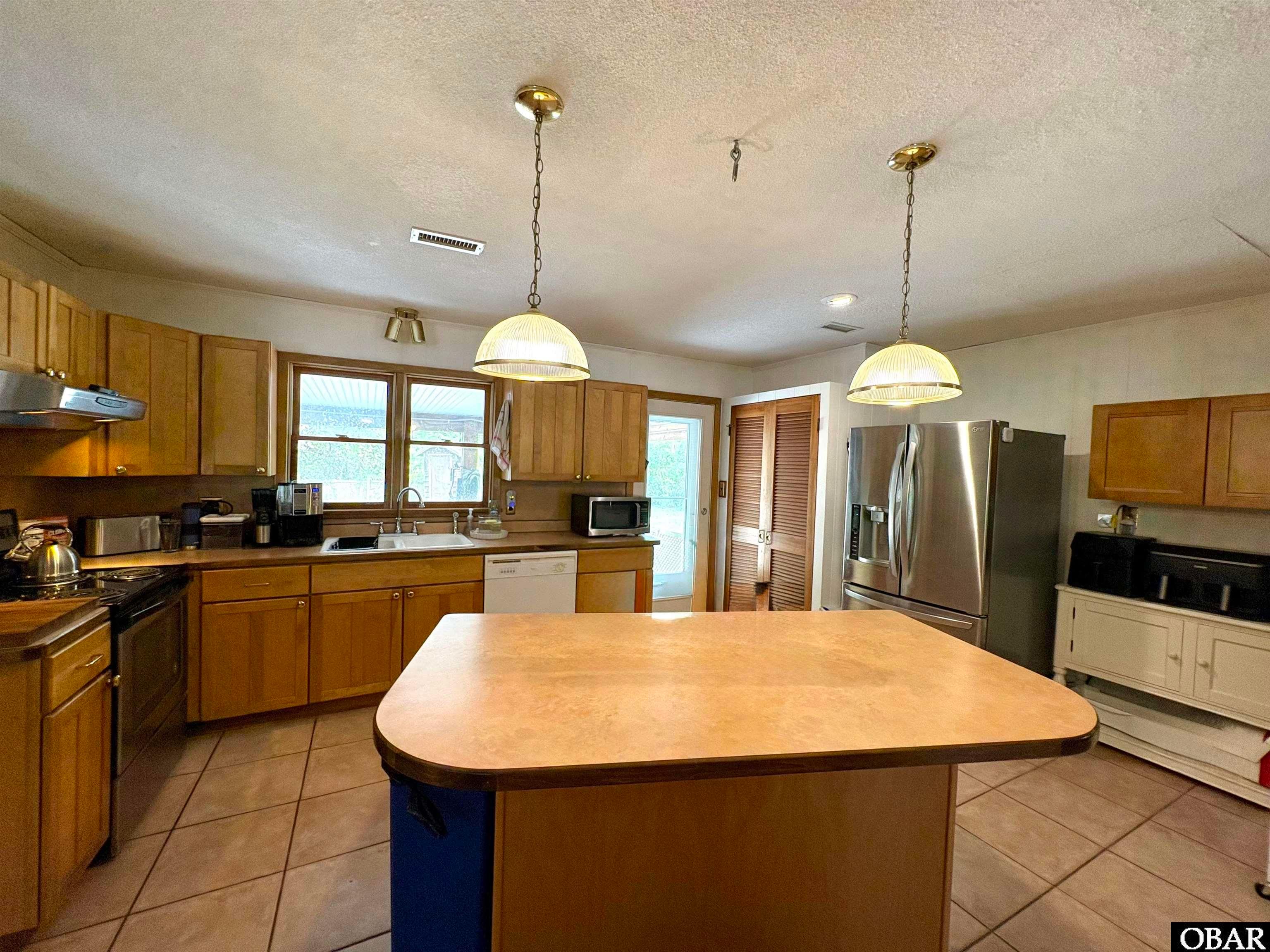 Kill Devil Hills, North Carolina, 27948-8406, United States, 3 Bedrooms Bedrooms, ,3 BathroomsBathrooms,Residential,For Sale,1959327