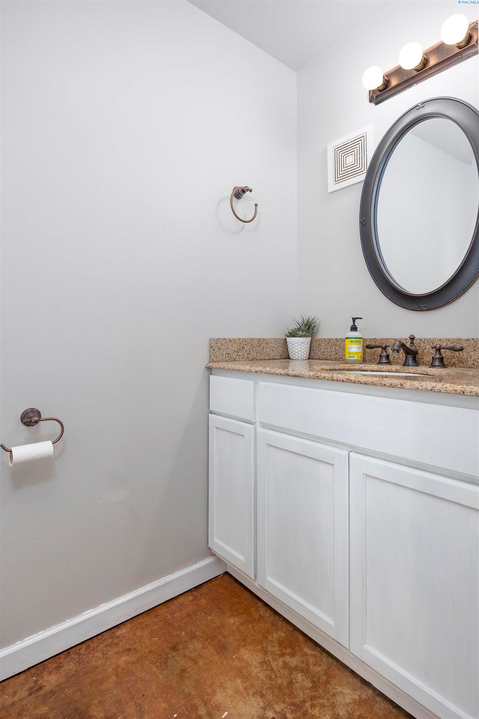 Richland, Washington, 99354, United States, 3 Bedrooms Bedrooms, ,2 BathroomsBathrooms,Residential,For Sale,1978459