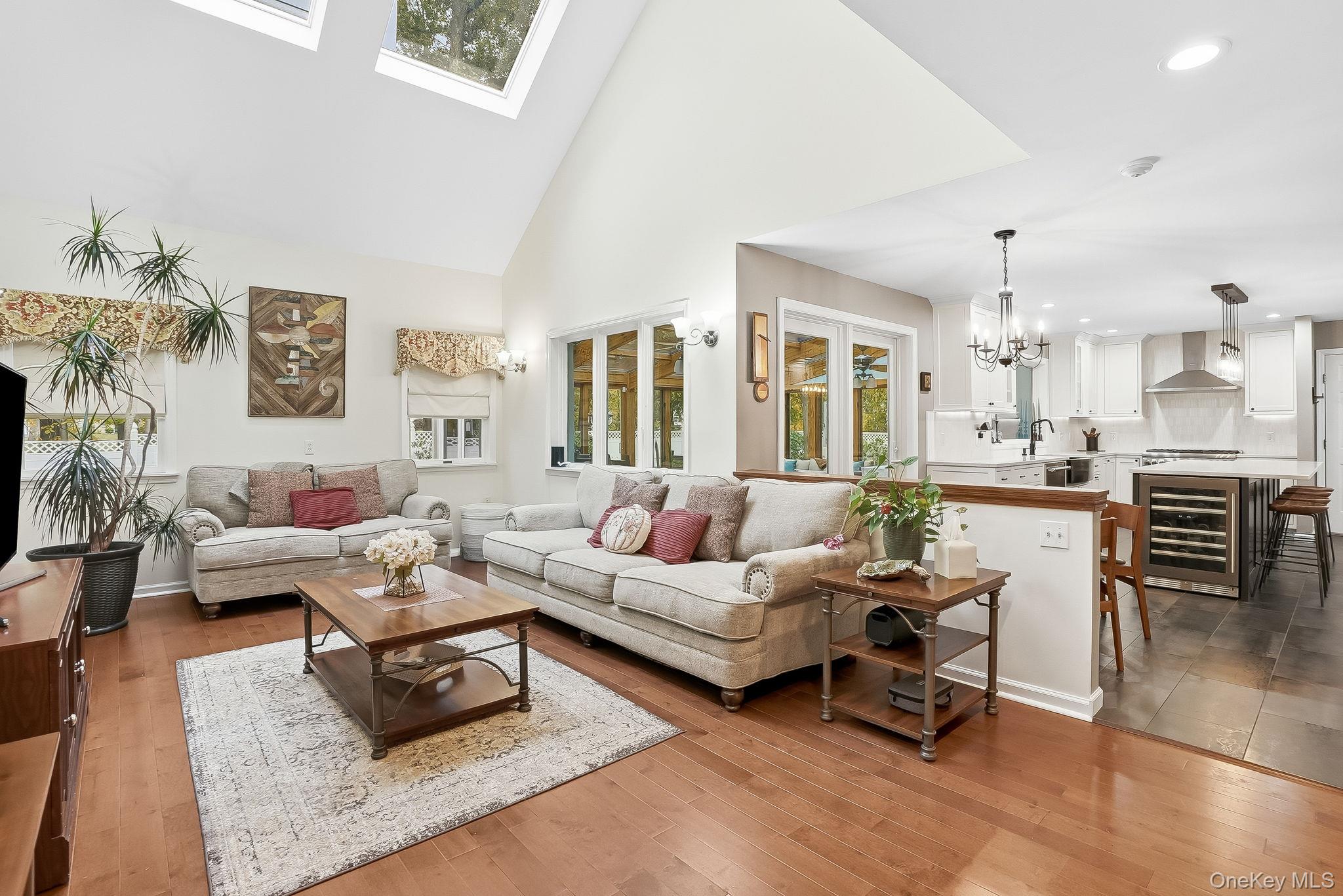 Cortlandt Manor, New York, 10567, United States, 4 Bedrooms Bedrooms, ,3 BathroomsBathrooms,Residential,For Sale,1987823