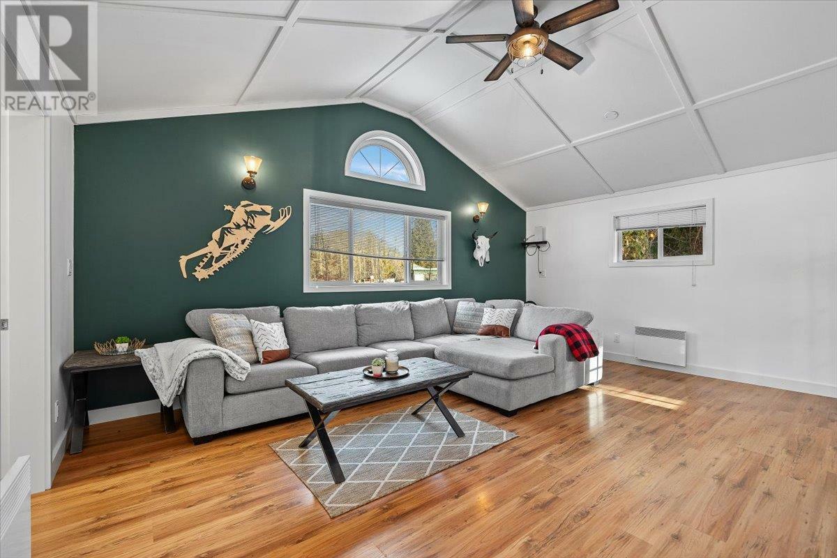 SICAMOUS, British Columbia, V0E 2V4, CA, 2 Bedrooms Bedrooms, ,2 BathroomsBathrooms,Residential,For Sale,1836920