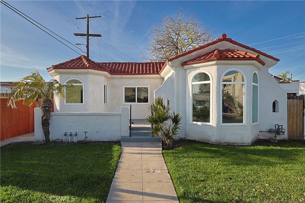 LOS ANGELES, California, 90018, United States, 3 Bedrooms Bedrooms, ,2 BathroomsBathrooms,Residential,For Sale,1747576