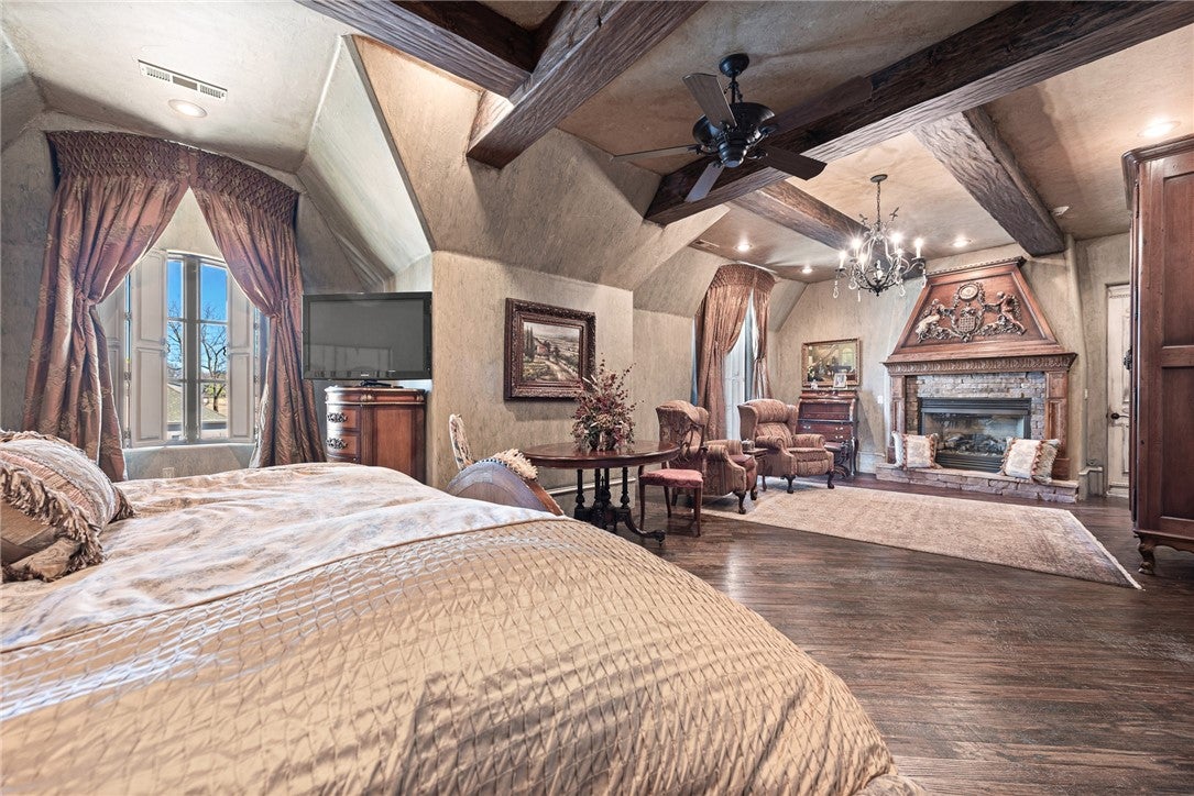 Rogers, Arkansas, 72758, United States, 5 Bedrooms Bedrooms, ,9 BathroomsBathrooms,Residential,For Sale,2003084