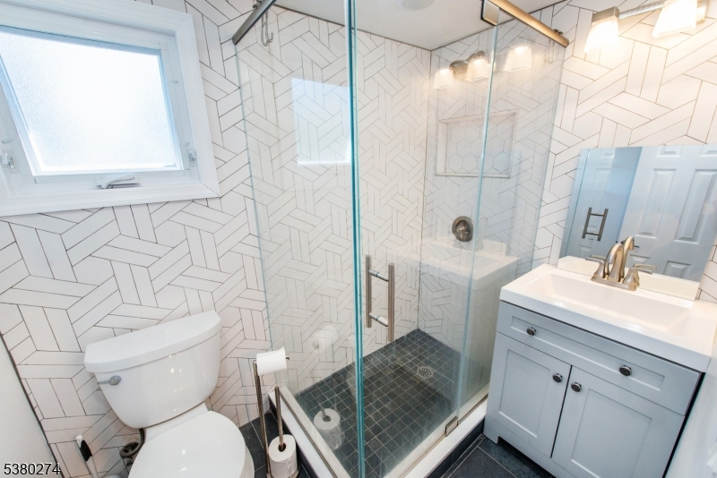 Clifton City, New Jersey, 07012, United States, 4 Bedrooms Bedrooms, ,2 BathroomsBathrooms,Residential,For Sale,1940862