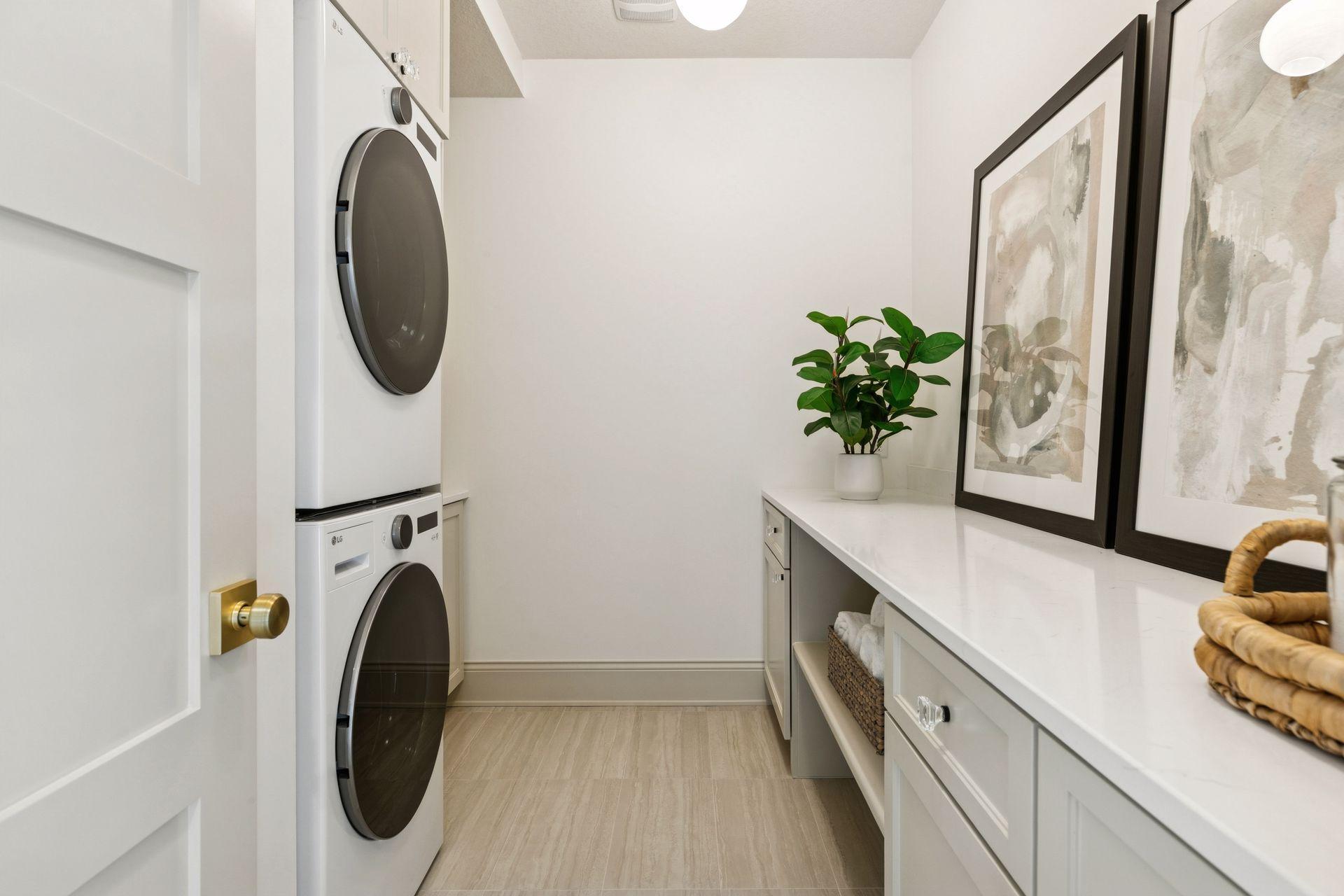 Saint Paul, Minnesota, 55105, United States, 5 Bedrooms Bedrooms, ,4 BathroomsBathrooms,Residential,For Sale,1989282