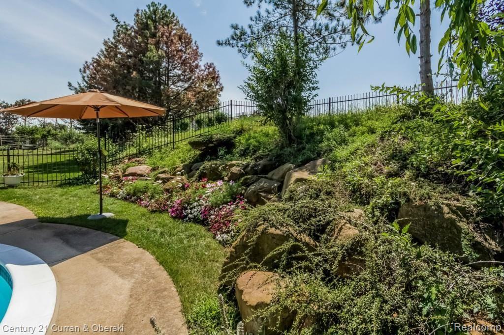 Farmington Hills, Michigan, 48331, United States, 6 Bedrooms Bedrooms, ,7 BathroomsBathrooms,Residential,For Sale,1914340