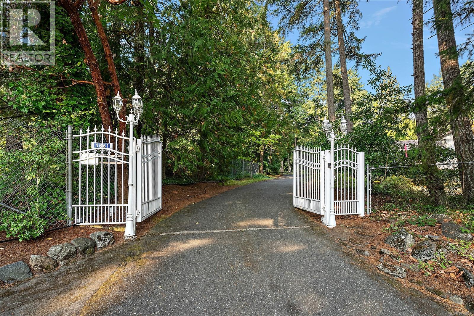 NORTH SAANICH, British Columbia, V8L 5L5, CA, 5 Bedrooms Bedrooms, ,4 BathroomsBathrooms,Residential,For Sale,1946996