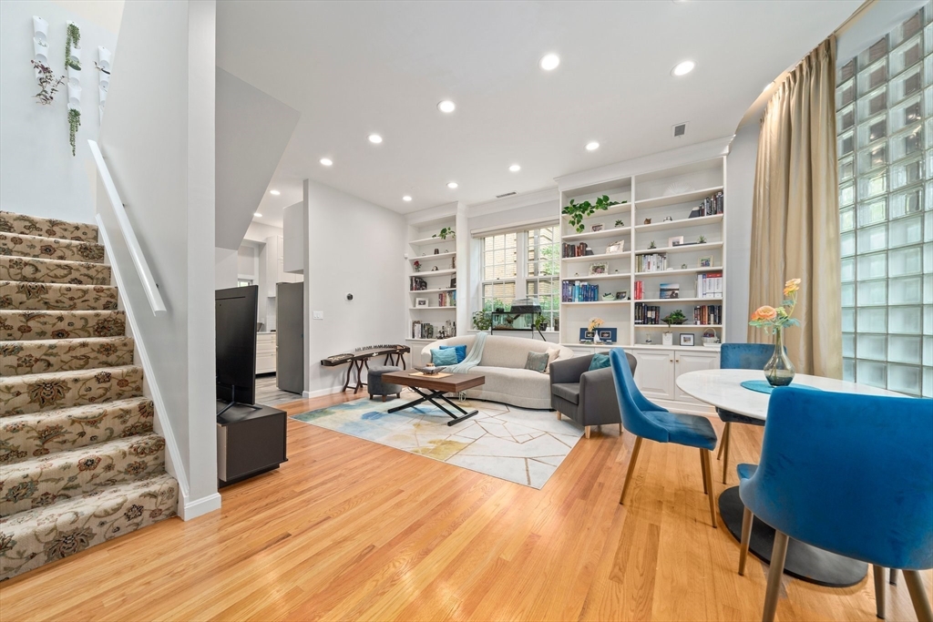 Brookline, Massachusetts, 02445, United States, 3 Bedrooms Bedrooms, ,2 BathroomsBathrooms,Residential,For Sale,1891424