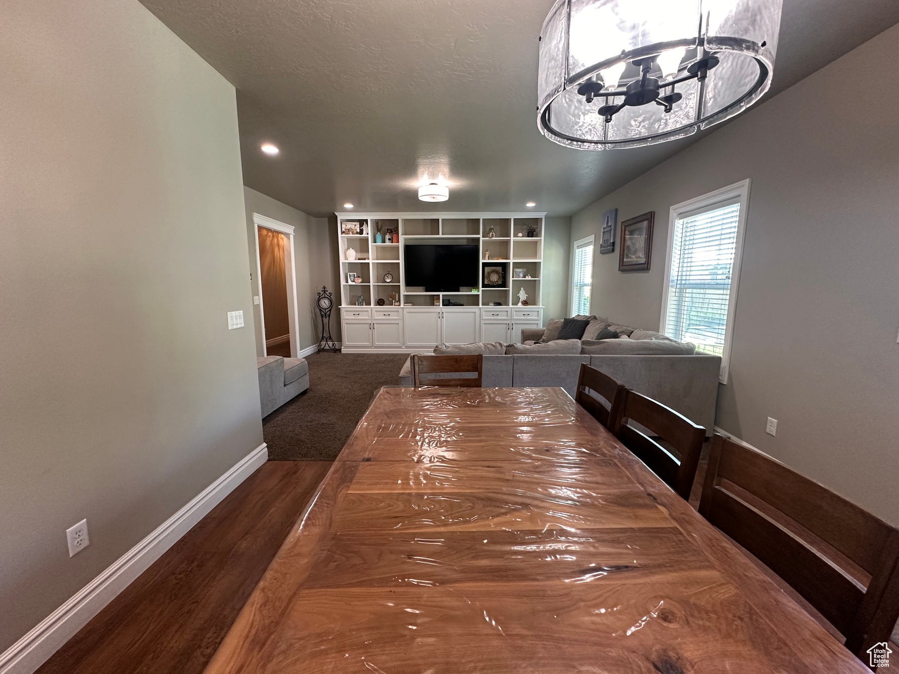 Roosevelt, Utah, 84066, United States, 6 Bedrooms Bedrooms, ,3 BathroomsBathrooms,Residential,For Sale,1976583