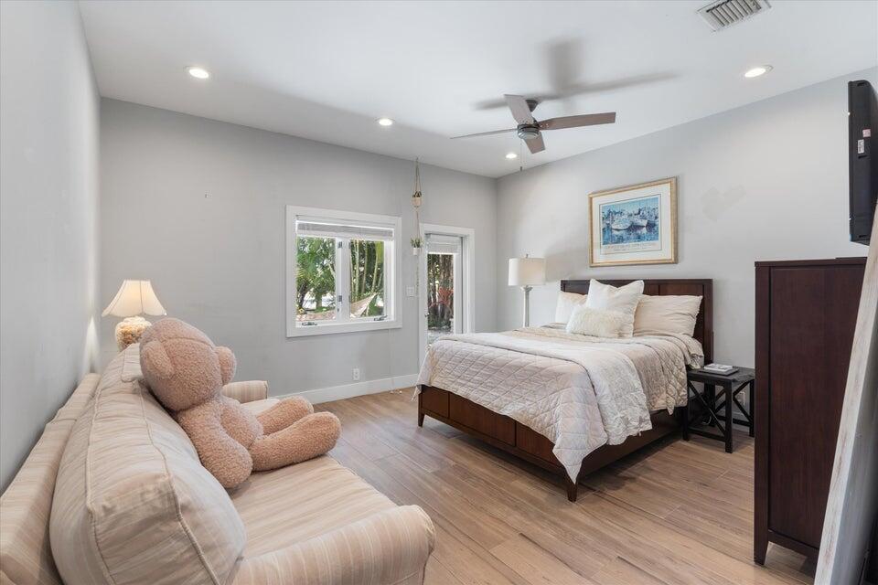 Lighthouse Point, Florida, 33064, United States, 4 Bedrooms Bedrooms, ,4 BathroomsBathrooms,Residential,For Sale,1992146