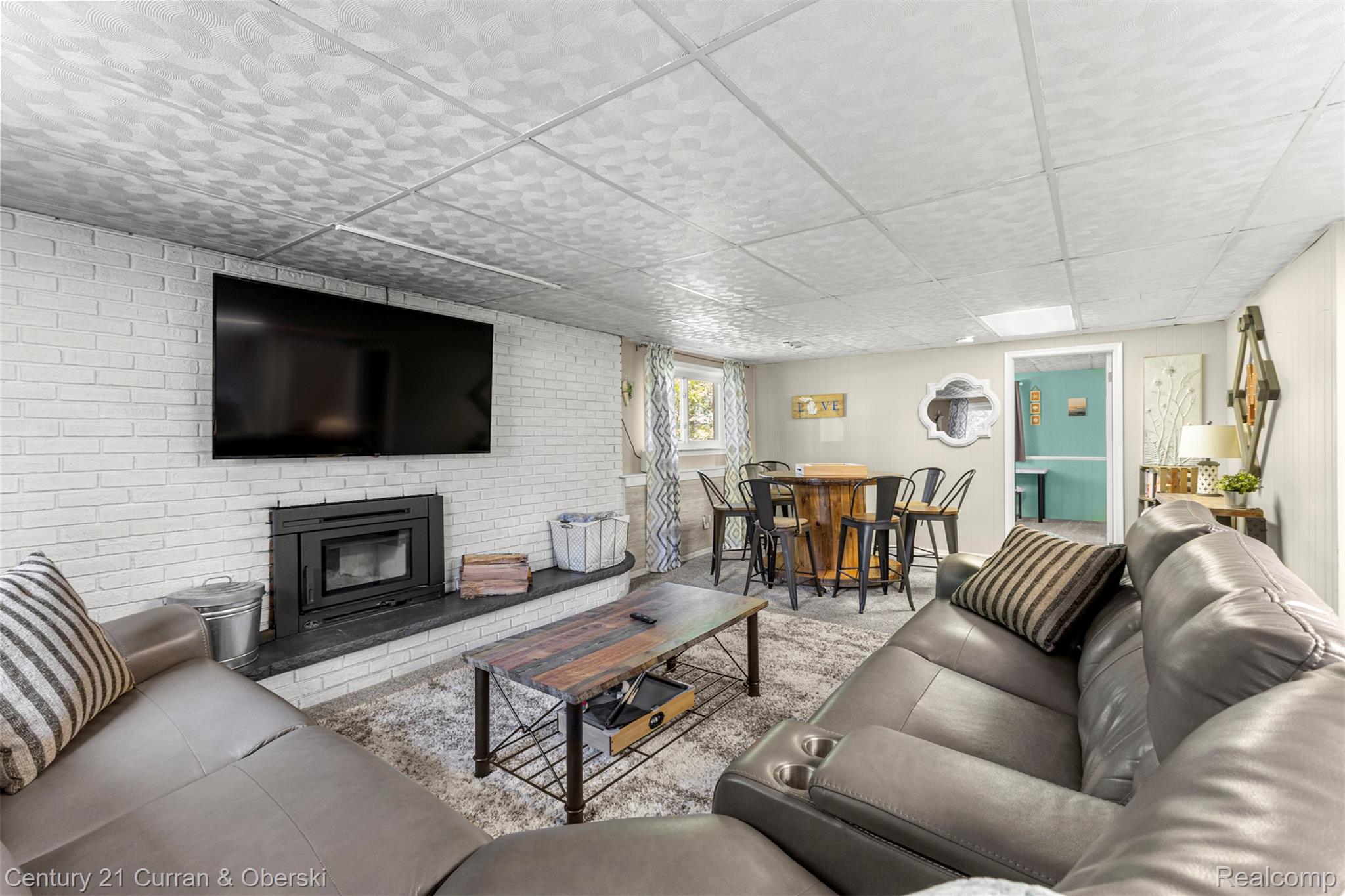 Canton Charter Township, Michigan, 48188, United States, 5 Bedrooms Bedrooms, ,3 BathroomsBathrooms,Residential,For Sale,1904333