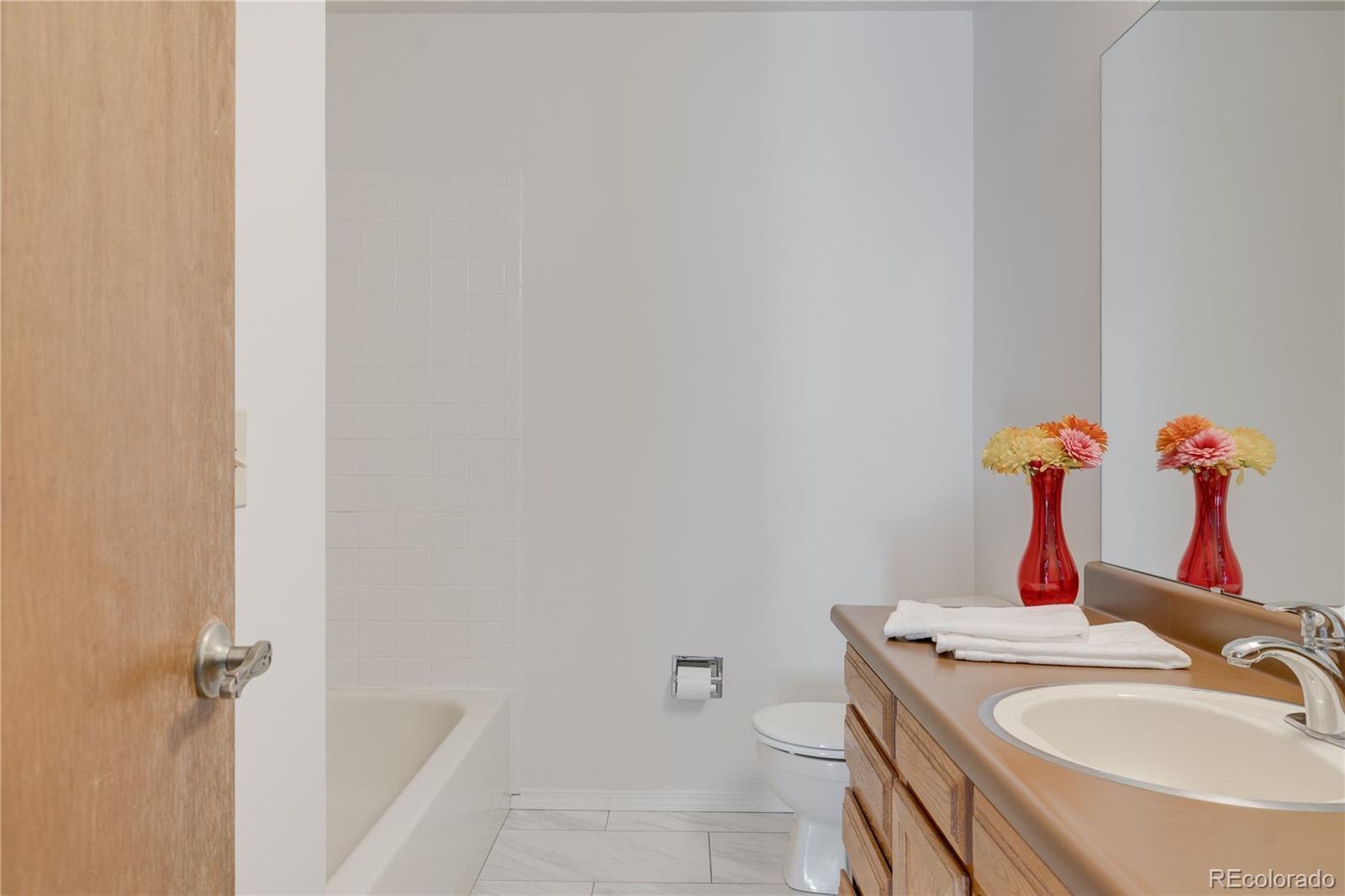 Denver, Colorado, 80236, United States, 3 Bedrooms Bedrooms, ,3 BathroomsBathrooms,Residential,For Sale,1989459