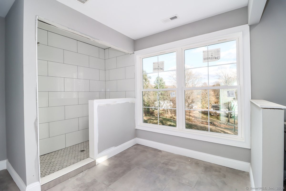New Milford, Connecticut, 06776, United States, 4 Bedrooms Bedrooms, ,3 BathroomsBathrooms,Residential,For Sale,1896201