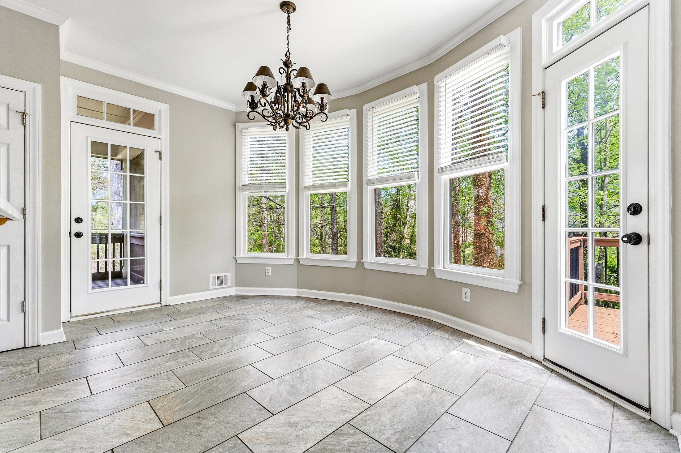  Beautifully Updated Brick Home in Vinings Estate - 物件實景