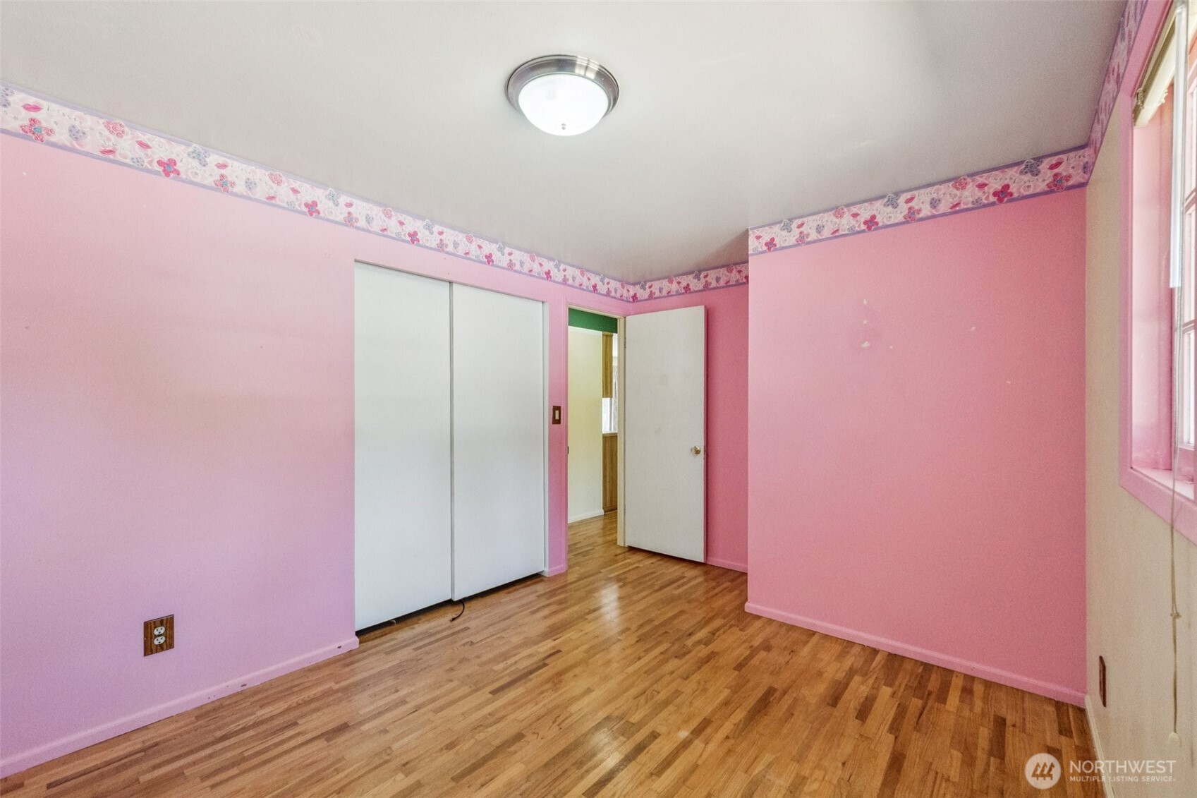 Lynnwood, Washington, 98037, United States, 4 Bedrooms Bedrooms, ,2 BathroomsBathrooms,Residential,For Sale,1904823