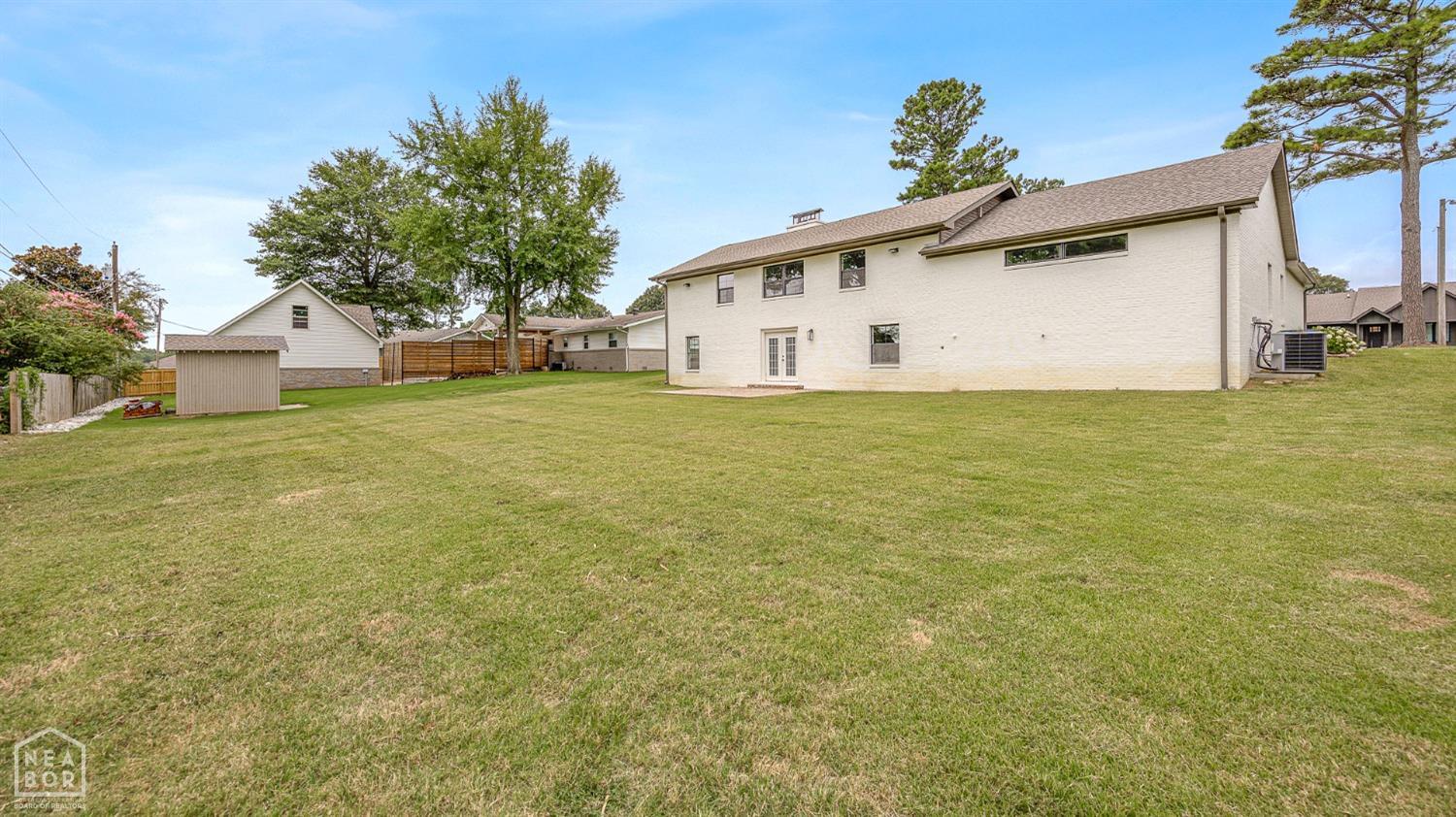 Jonesboro, Arkansas, 72401, United States, 5 Bedrooms Bedrooms, ,5 BathroomsBathrooms,Residential,For Sale,1923509