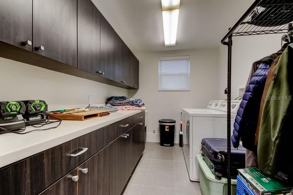 St Petersburg, Florida, 33701, United States, 3 Bedrooms Bedrooms, ,4 BathroomsBathrooms,Residential,For Sale,1895671