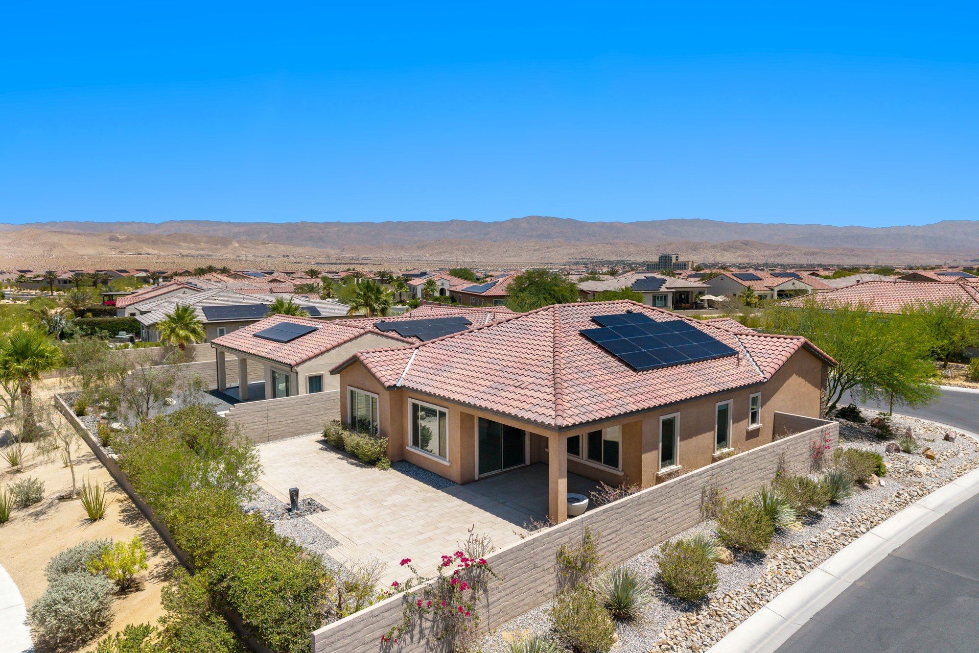  Panoramic Mountain Views on Elevated Premium Lot - 物件實景