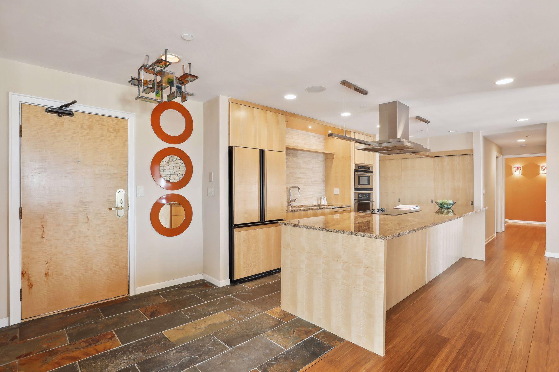 Minneapolis, Minnesota, 55403, United States, 2 Bedrooms Bedrooms, ,1 BathroomBathrooms,Residential,For Sale,1794027