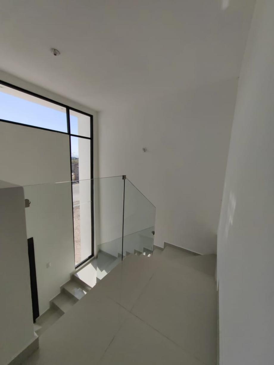 CAMPI?A VALENCIA, Torreón, Coahuila de Zaragoza, 27018, Mexico, 4 Bedrooms Bedrooms, ,3 BathroomsBathrooms,Residential,For Sale,CAMPI?A VALENCIA,1671840