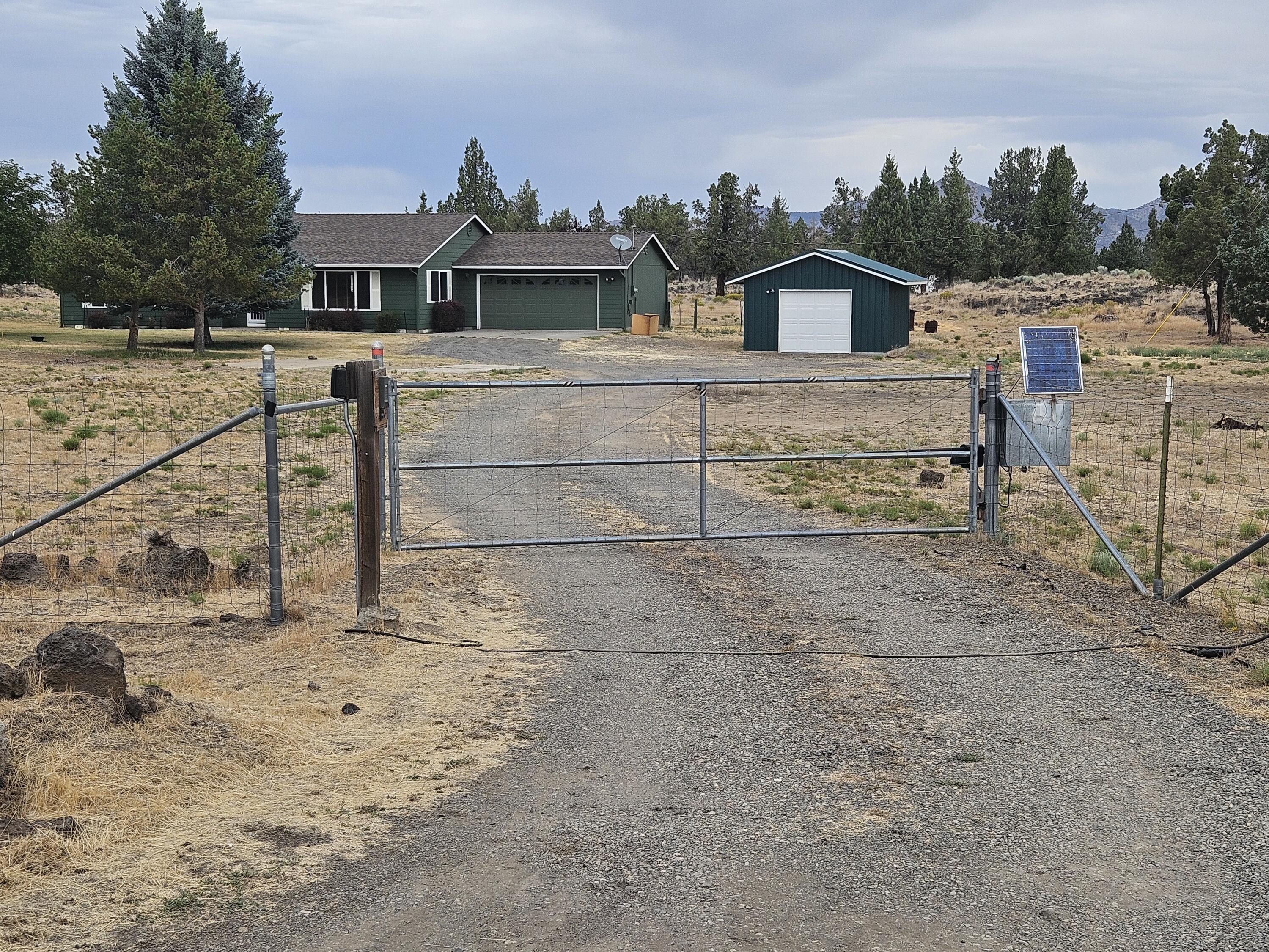 Redmond, Oregon, 97756, United States, 3 Bedrooms Bedrooms, ,2 BathroomsBathrooms,Residential,For Sale,1931963