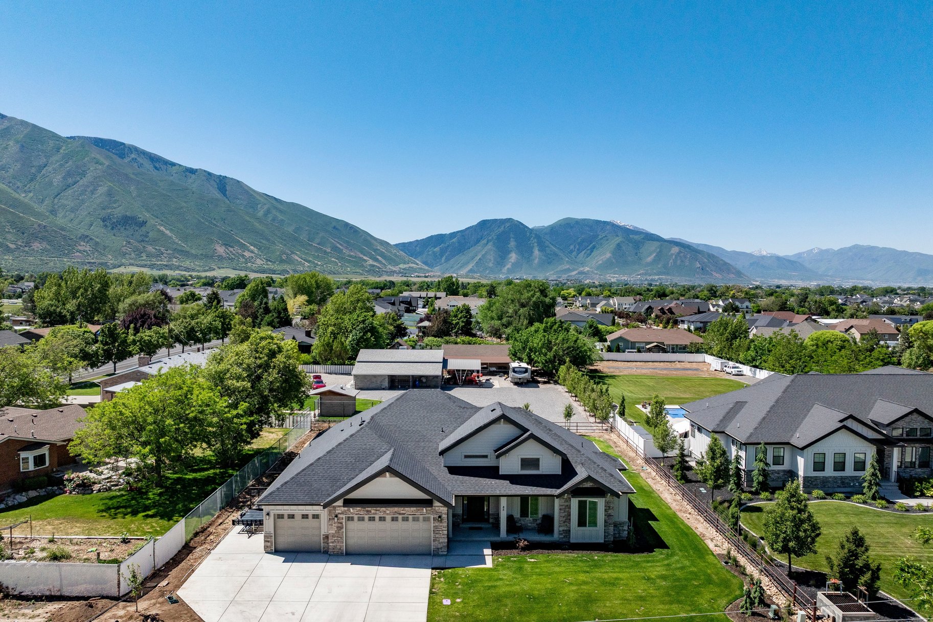  Single-Level Living with Stunning Mapleton Mountain Views - 物件實景