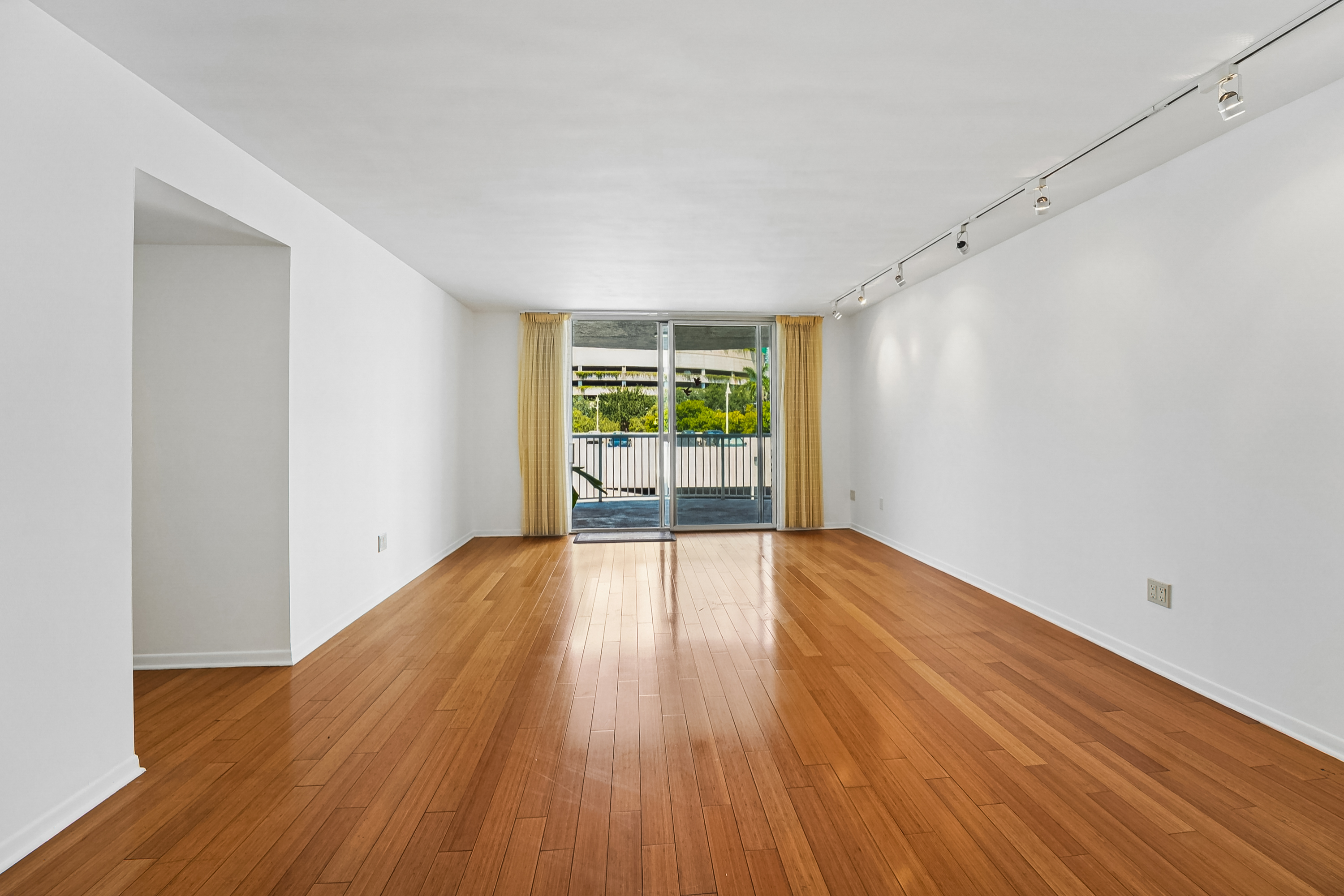  1420 Brickell Bay Dr, Miami, FL, 33131 - 物件實景
