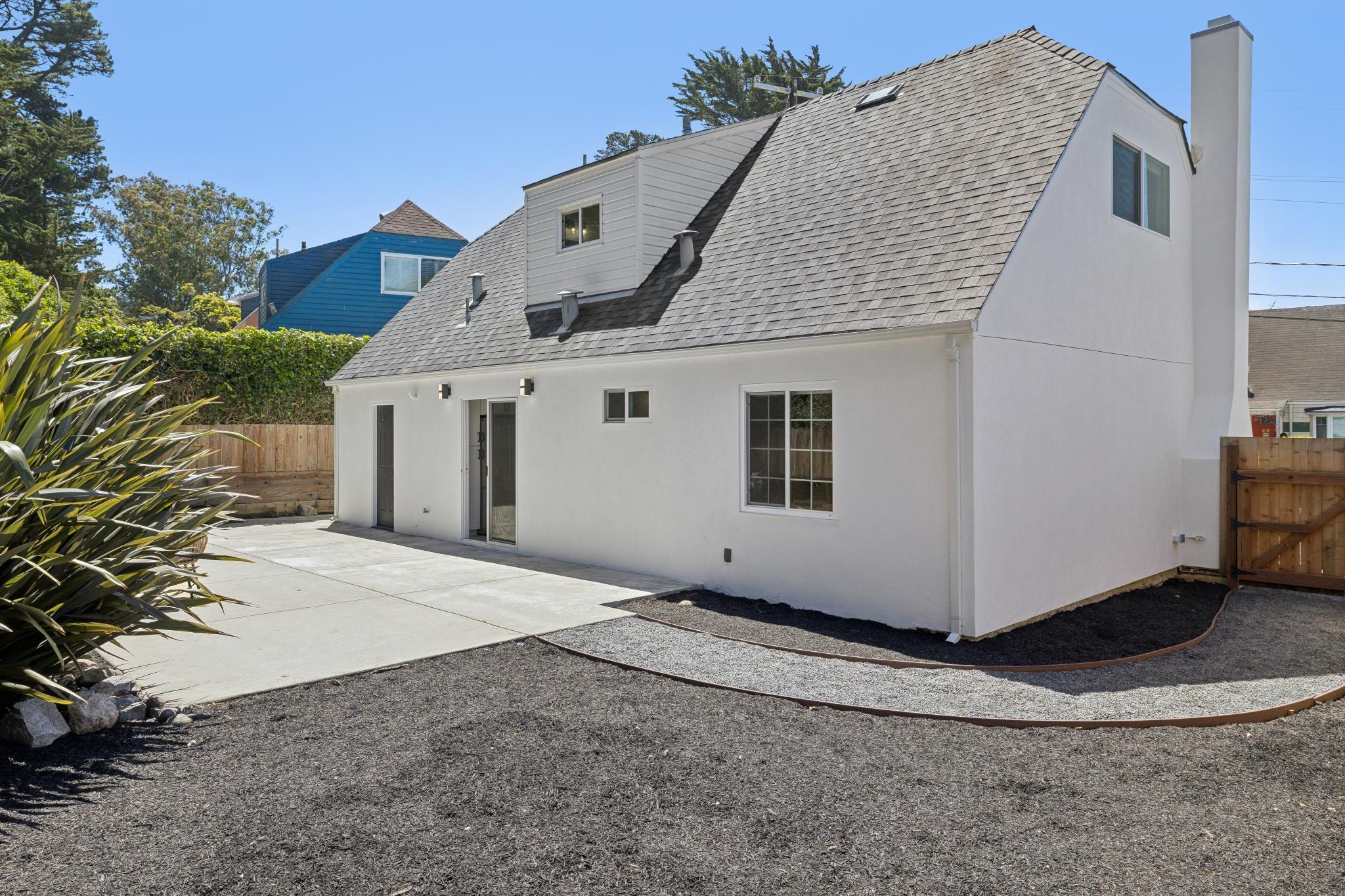  Exceptional Pacifica Retreat with Views - 物件實景