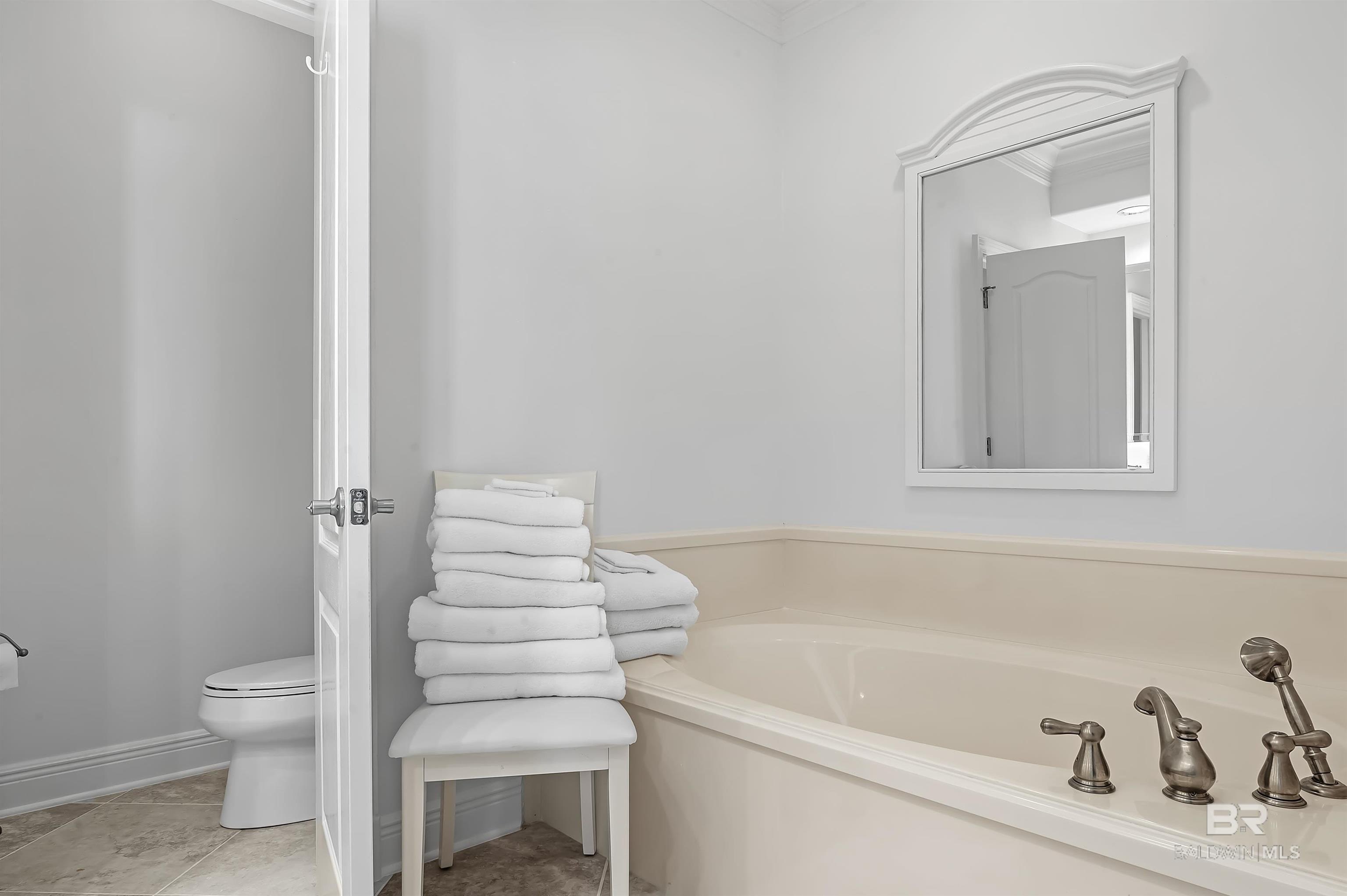 Pensacola, Florida, 32507, United States, 8 Bedrooms Bedrooms, ,9 BathroomsBathrooms,Residential,For Sale,1983870