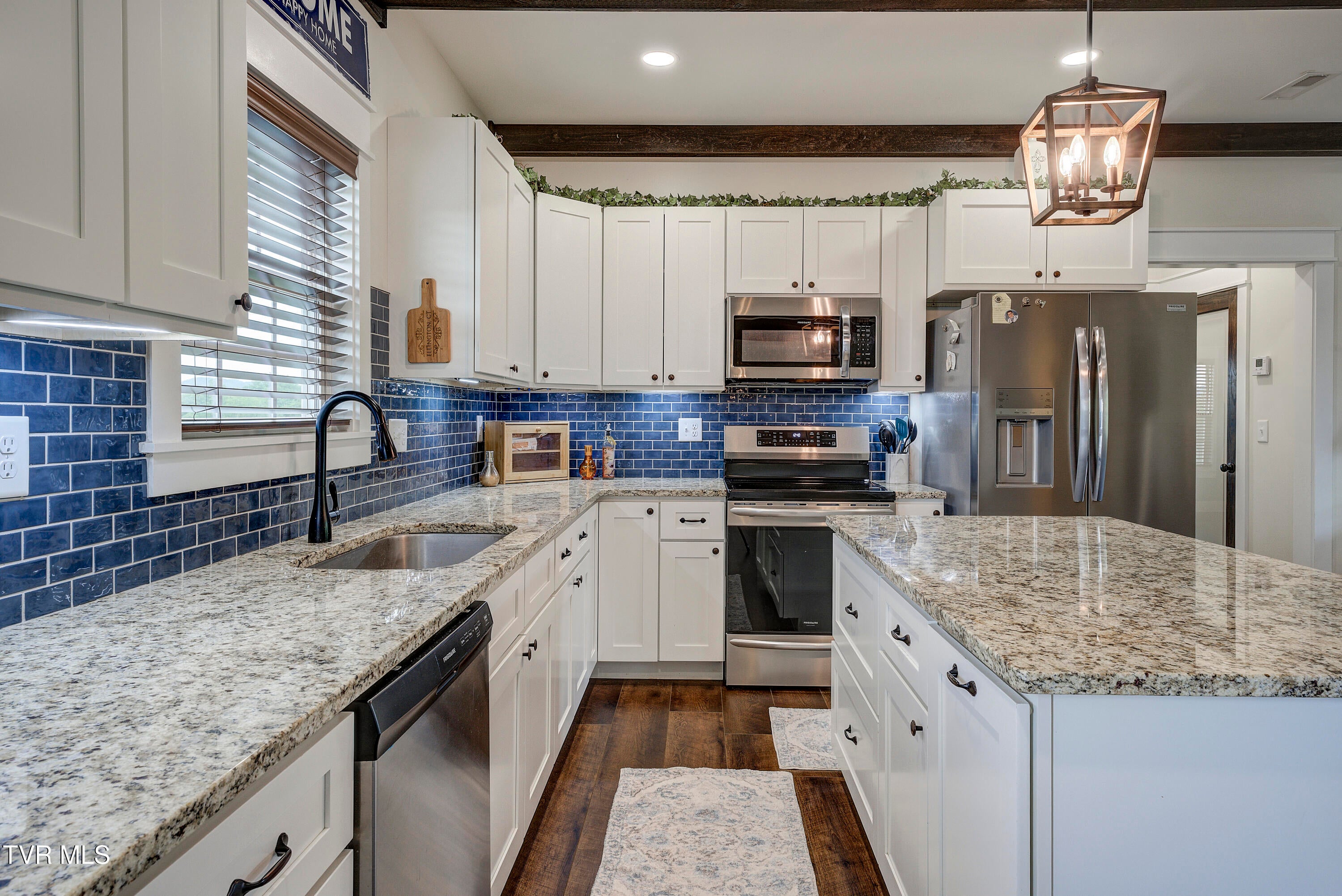 Jonesborough, Tennessee, 37659, United States, 3 Bedrooms Bedrooms, ,3 BathroomsBathrooms,Residential,For Sale,2000910