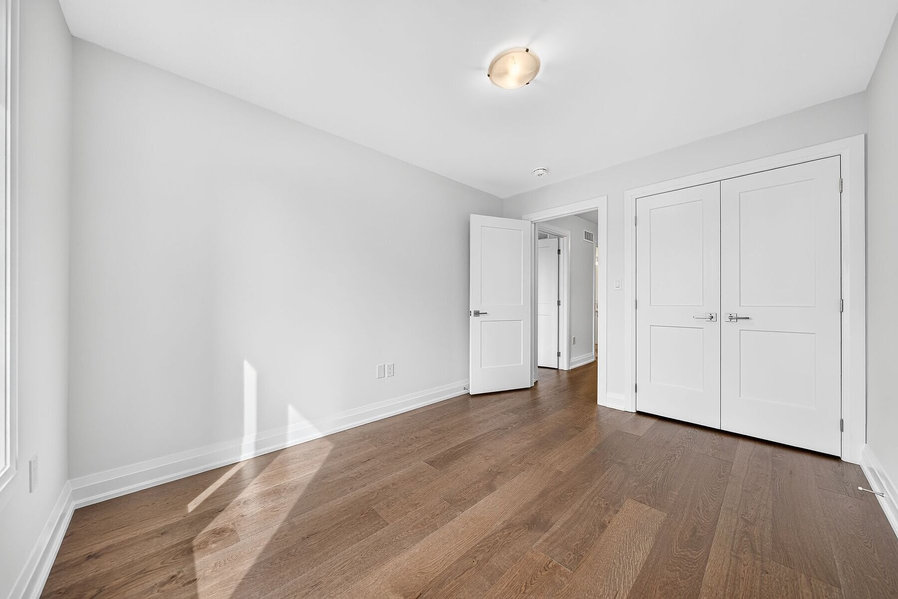  Brand New Luxurious Townhome - 物件實景