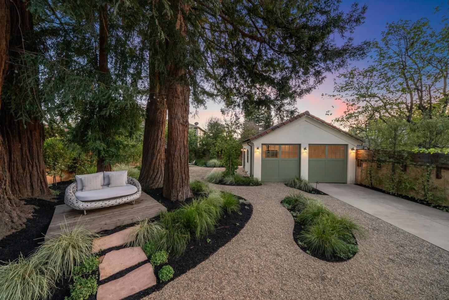 Menlo Park, California, 94025, United States, 4 Bedrooms Bedrooms, ,3 BathroomsBathrooms,Residential,For Sale,1901021