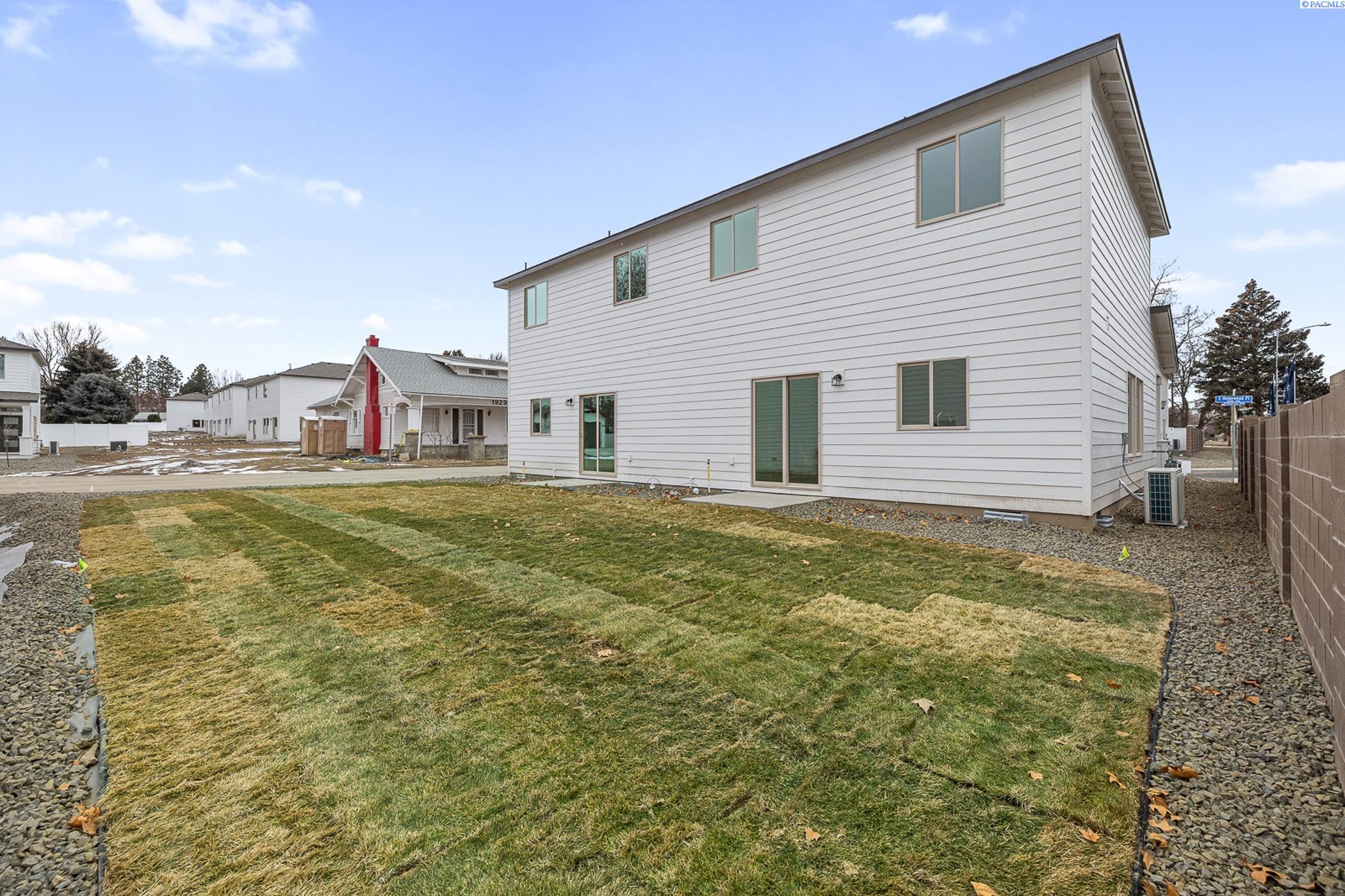 Kennewick, Washington, 99337, United States, 6 Bedrooms Bedrooms, ,Residential,For Sale,1787264