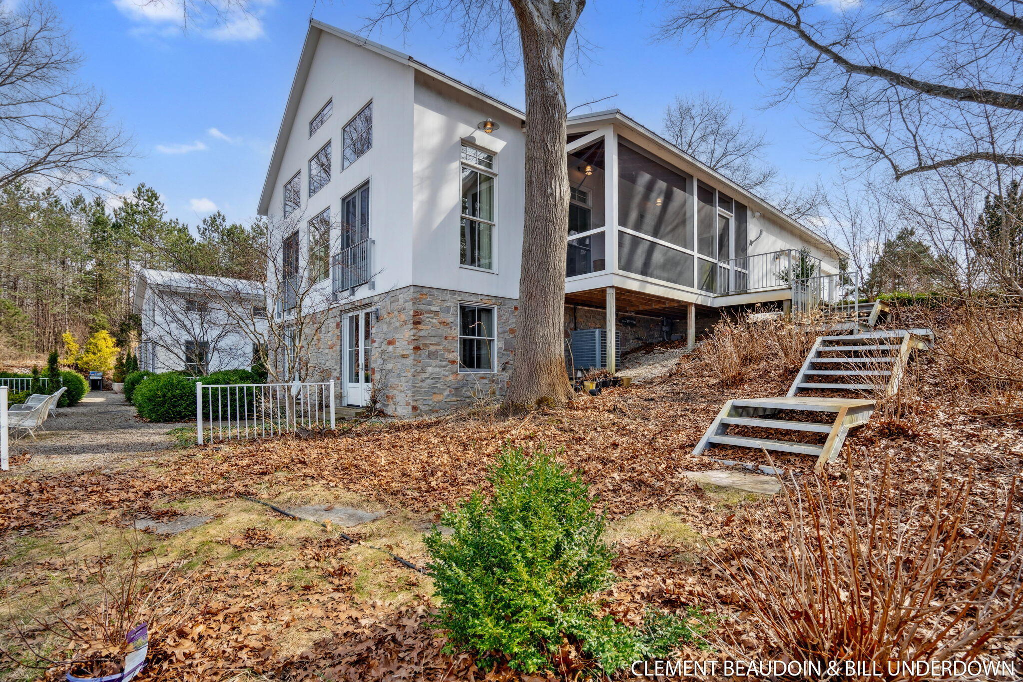 Fennville, Michigan, 49408, United States, 5 Bedrooms Bedrooms, ,7 BathroomsBathrooms,Residential,For Sale,1973707