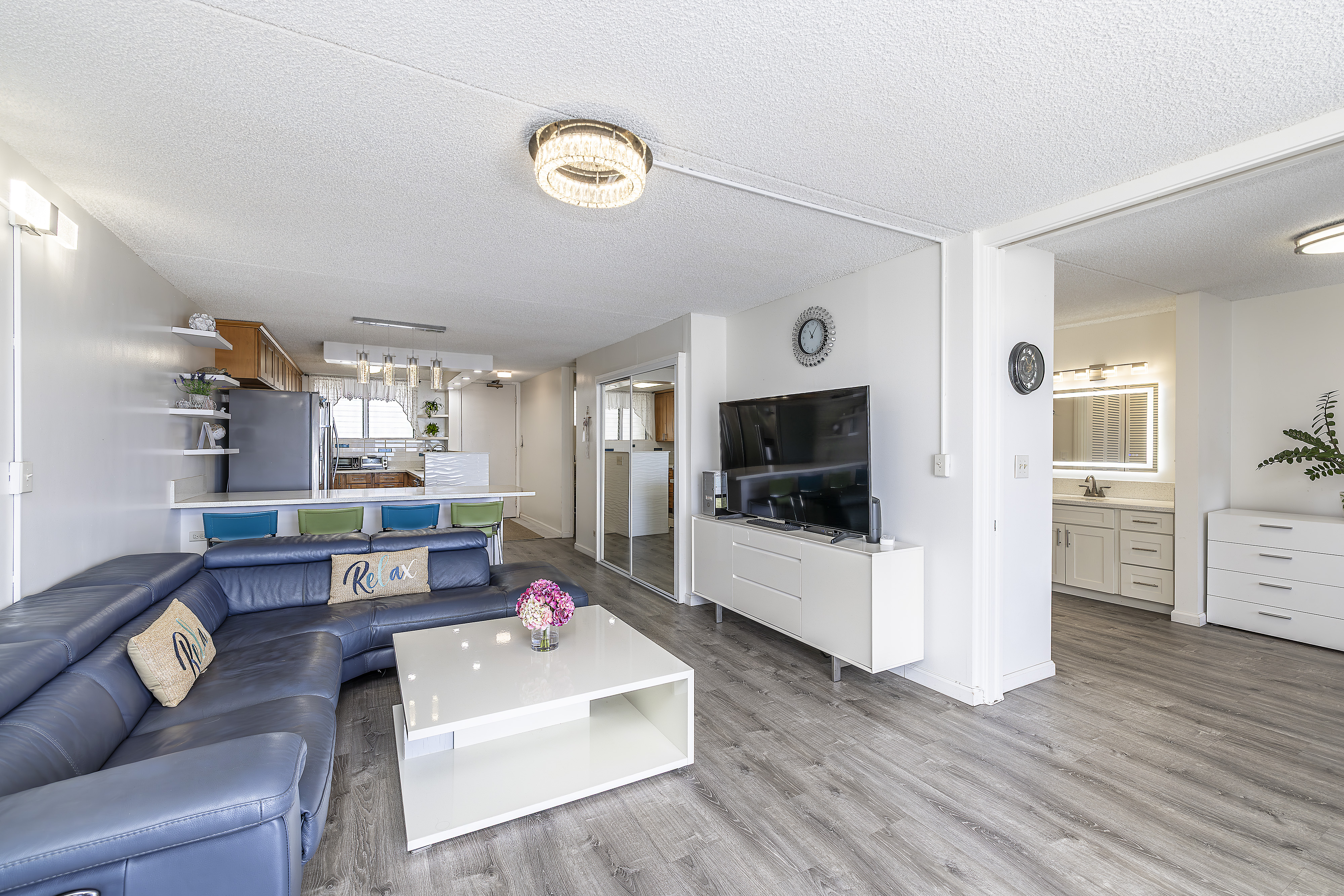 Honolulu, Hawaii, 96815, United States, 2 Bedrooms Bedrooms, ,2 BathroomsBathrooms,Residential,For Sale,1980604