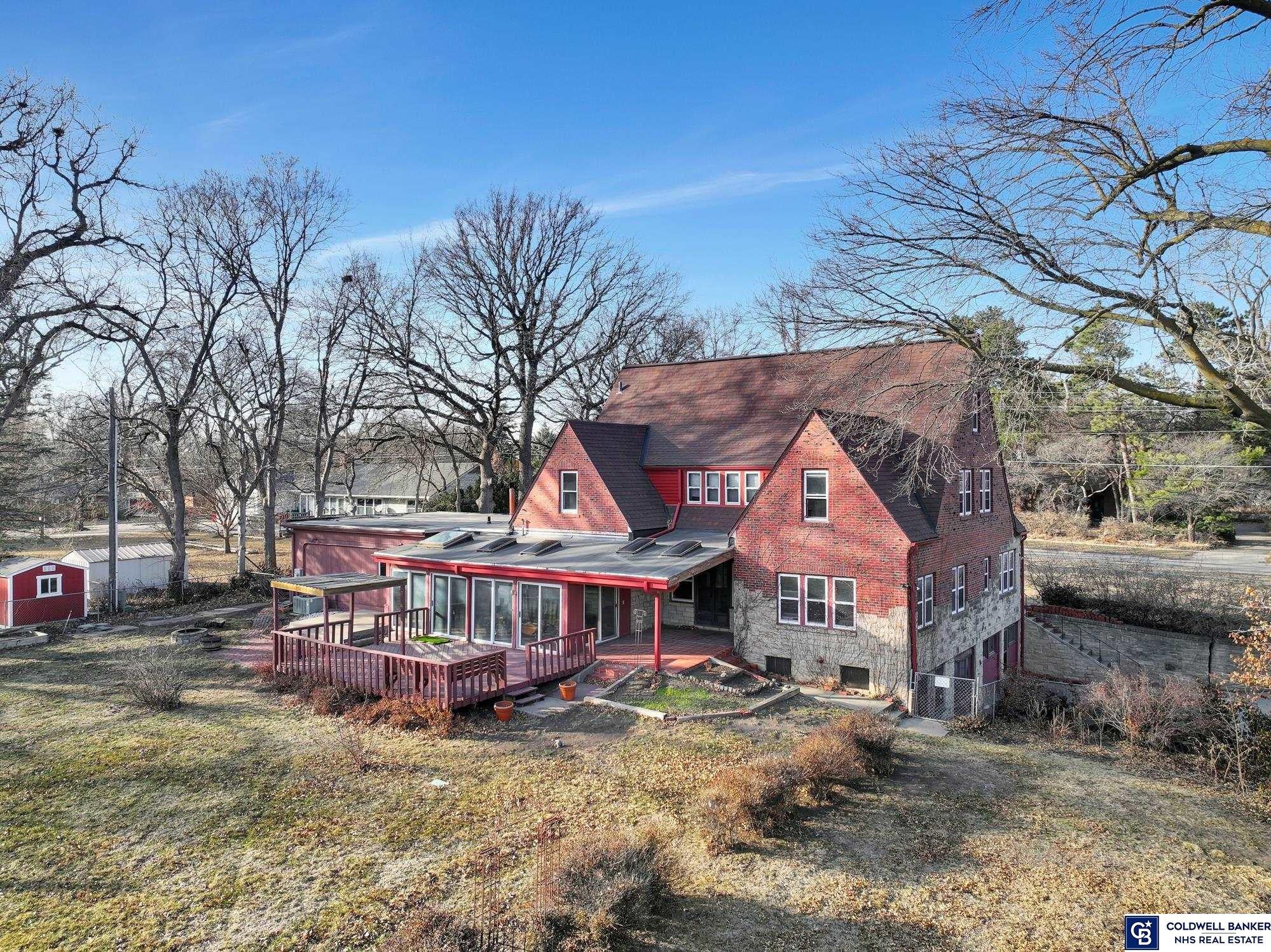 Lincoln, Nebraska, 68510, United States, 6 Bedrooms Bedrooms, ,2 BathroomsBathrooms,Residential,For Sale,1796246