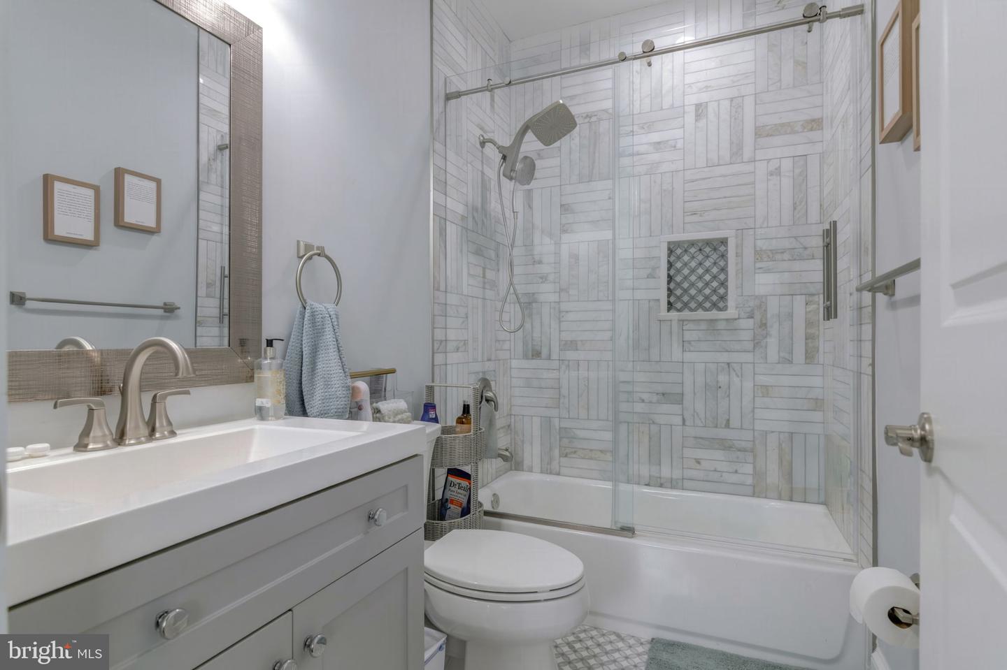 Fairfax, Virginia, 22030, United States, 6 Bedrooms Bedrooms, ,7 BathroomsBathrooms,Residential,For Sale,1997396