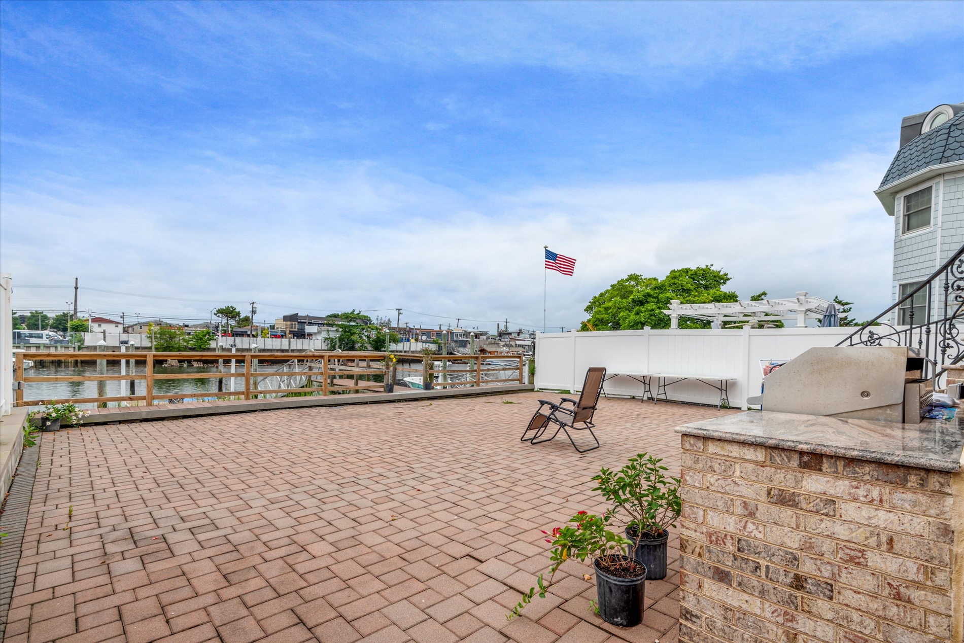 Howard Beach, New York, 11414, United States, 5 Bedrooms Bedrooms, ,4 BathroomsBathrooms,Residential,For Sale,1941286