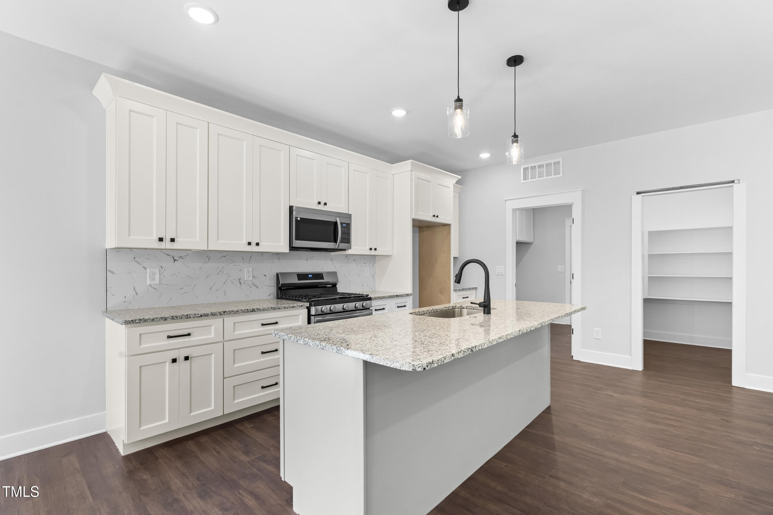 Youngsville, North Carolina, 27596, United States, 5 Bedrooms Bedrooms, ,4 BathroomsBathrooms,Residential,For Sale,1917222