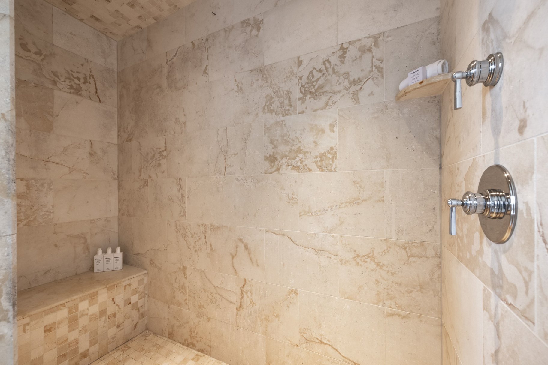  Warmth, reimagined at Altitude, 2 Bedroom + Den, Montage Residences Deer Valley - 物件實景
