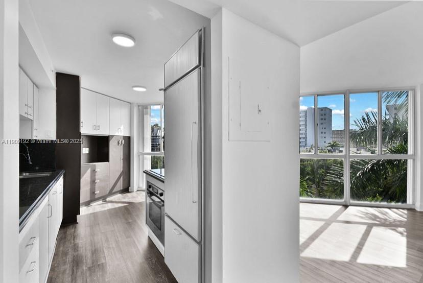 Miami Beach, Florida, 33139, United States, 2 Bedrooms Bedrooms, ,2 BathroomsBathrooms,Residential,For Sale,1988276