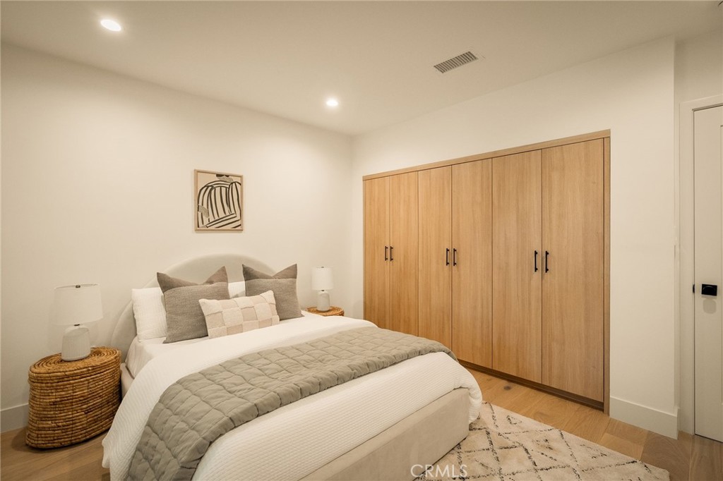 Valley Village, California, 91607, United States, 3 Bedrooms Bedrooms, ,3 BathroomsBathrooms,Residential,For Sale,2002294